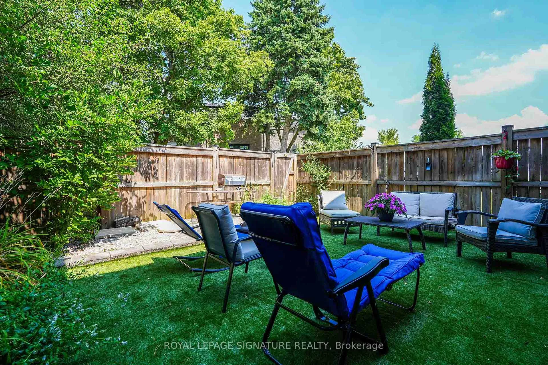 Photo 36 of 14 Poplar Crescent, Aurora, Aurora Highlands — HOMEH