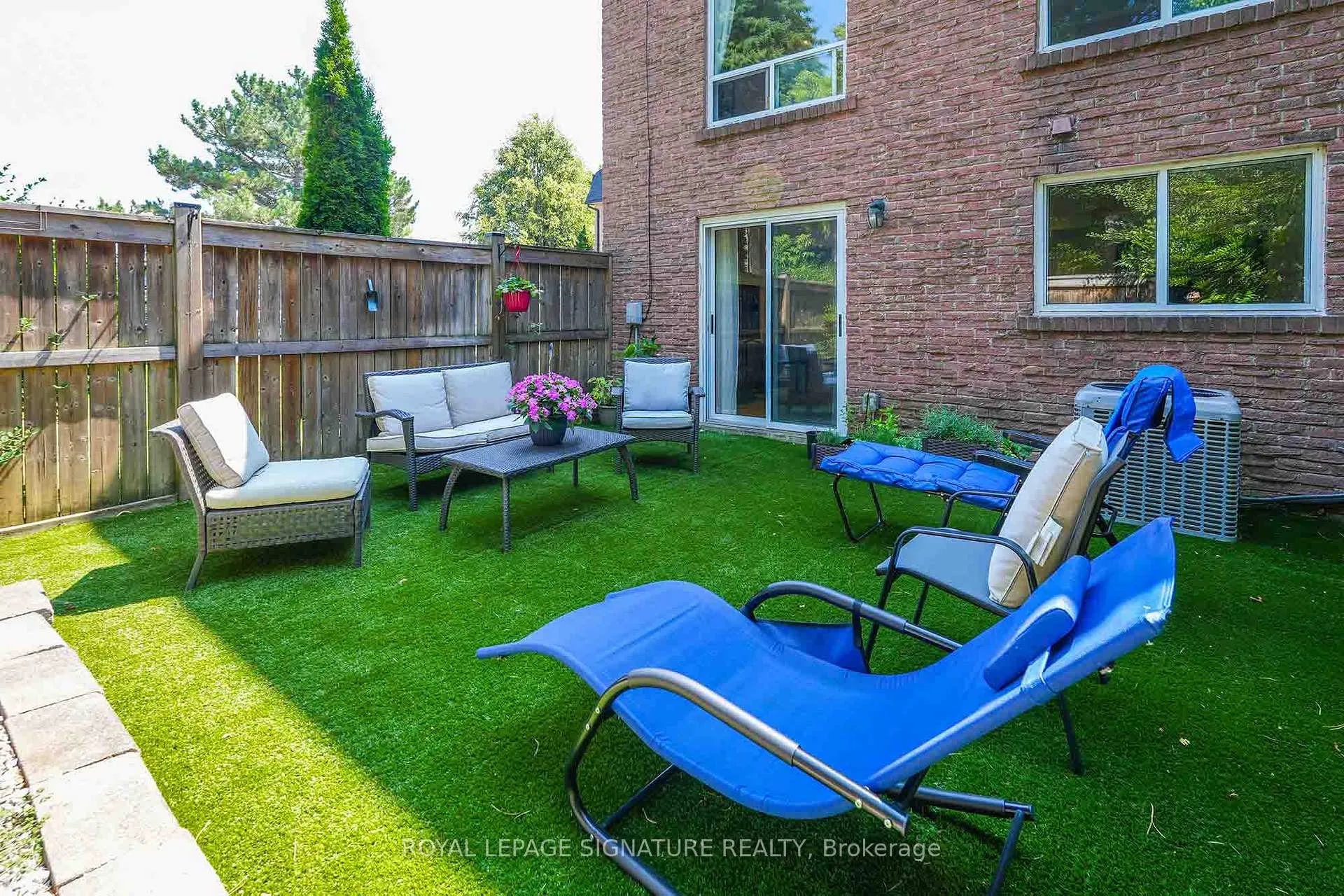 Photo 37 of 14 Poplar Crescent, Aurora, Aurora Highlands — HOMEH