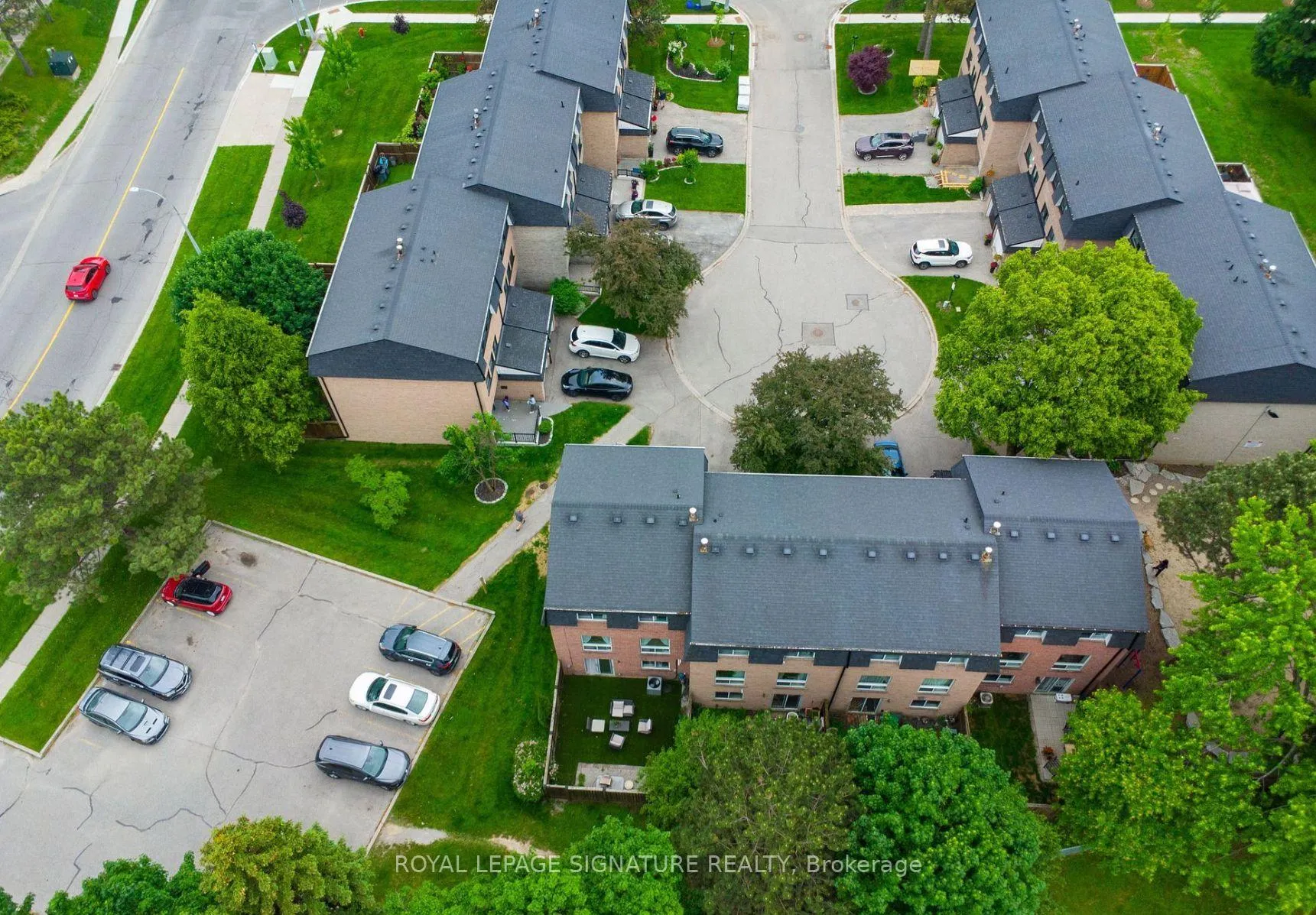 Photo 39 of 14 Poplar Crescent, Aurora, Aurora Highlands — HOMEH