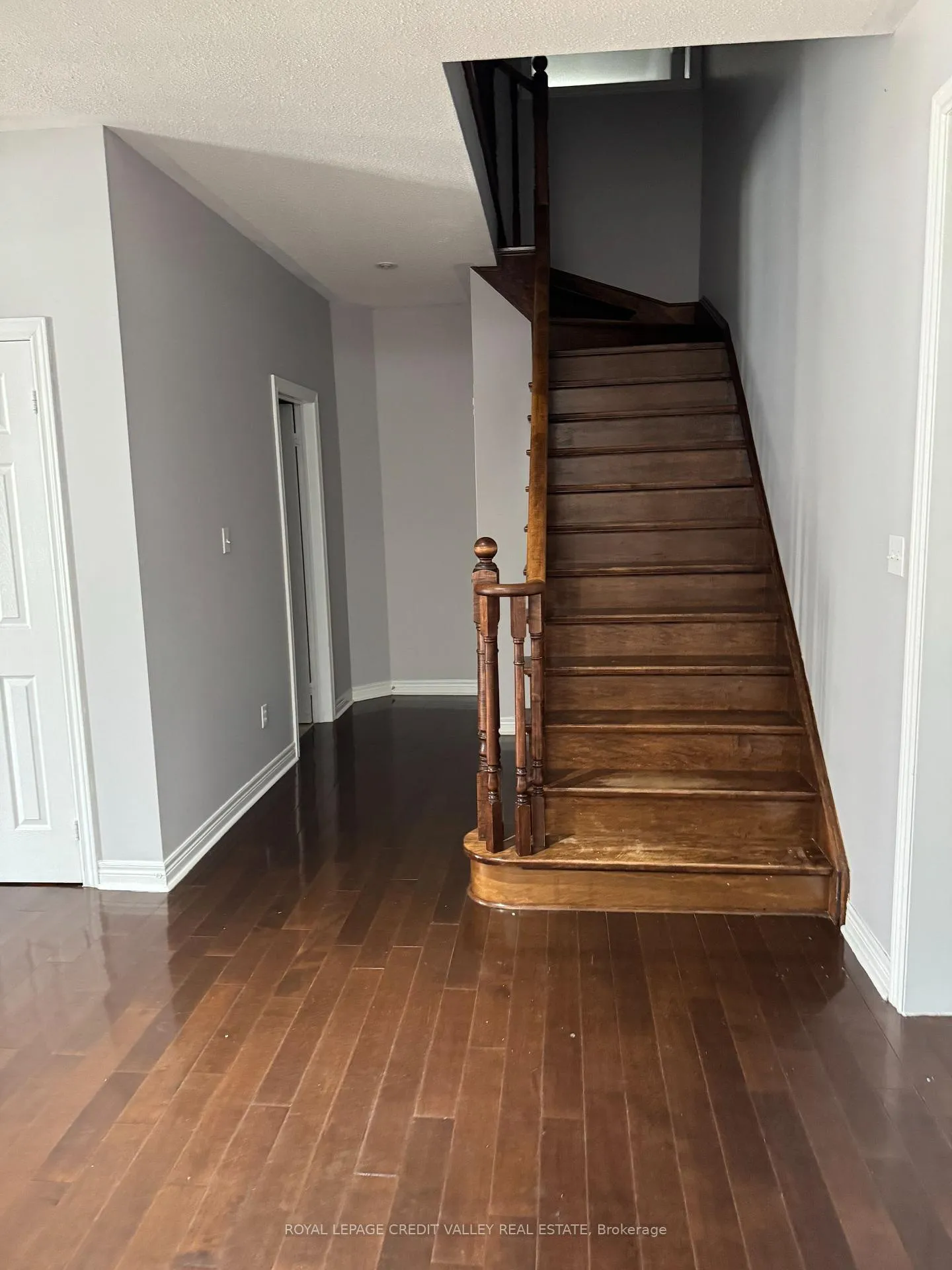 Photo 32 of Unit Upper, 10 Devondale Avenue, Brampton, Vales of Castlemore — HOMEH
