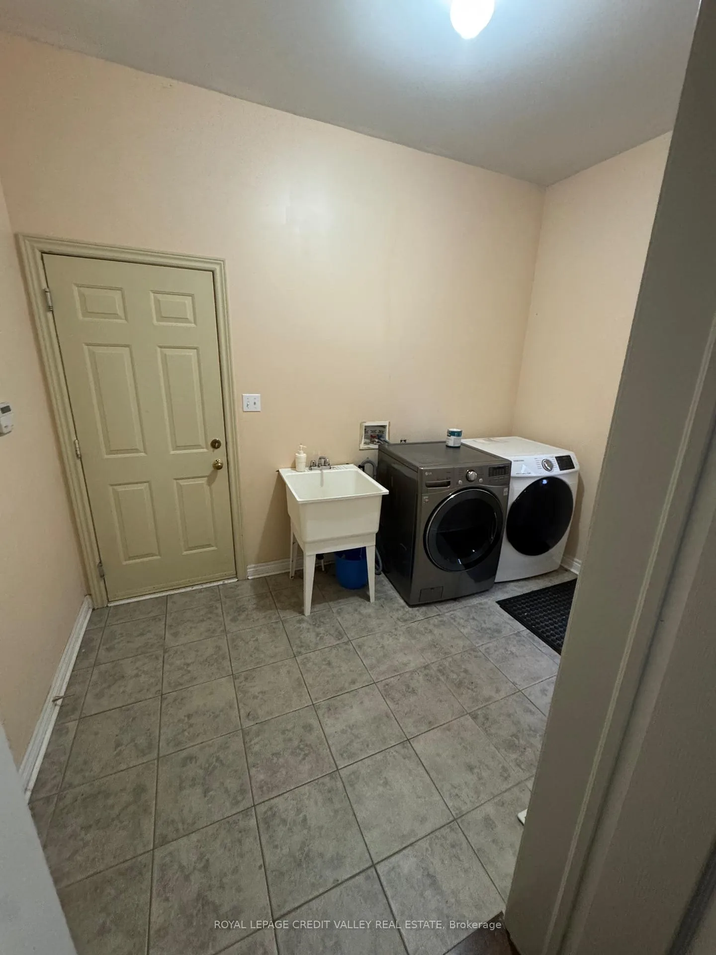 Photo 37 of Unit Upper, 10 Devondale Avenue, Brampton, Vales of Castlemore — HOMEH