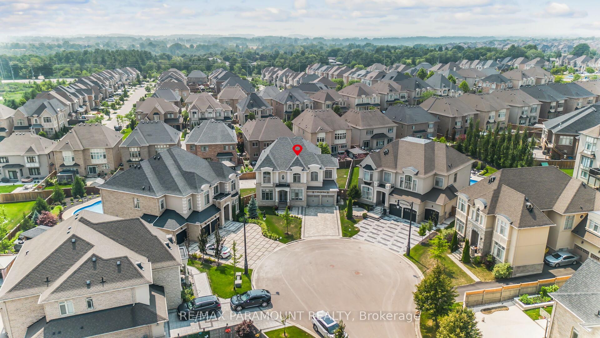 Photo 3 of 8 Accolade Court, Brampton, Credit Valley — HOMEH