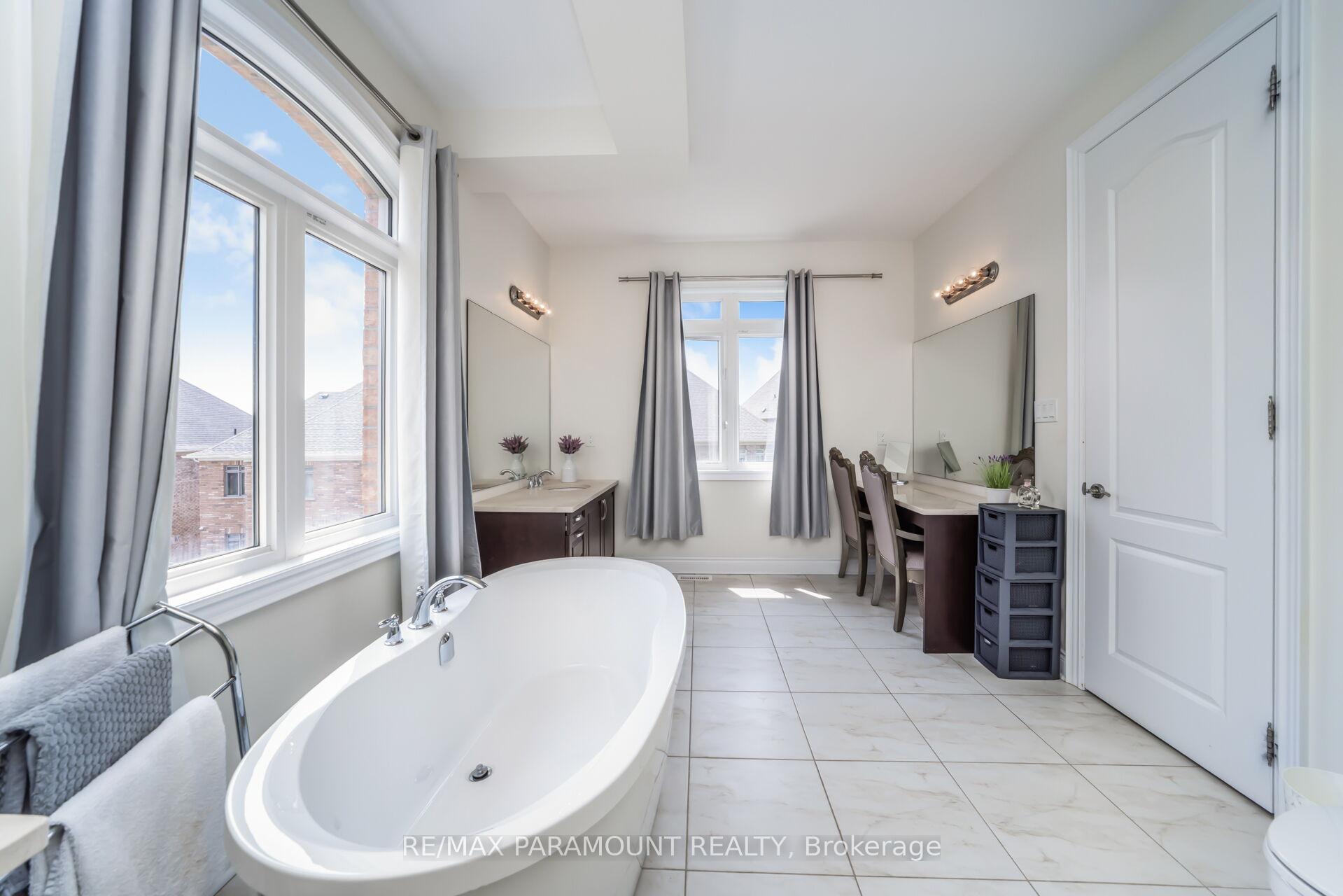 Photo 30 of 8 Accolade Court, Brampton, Credit Valley — HOMEH