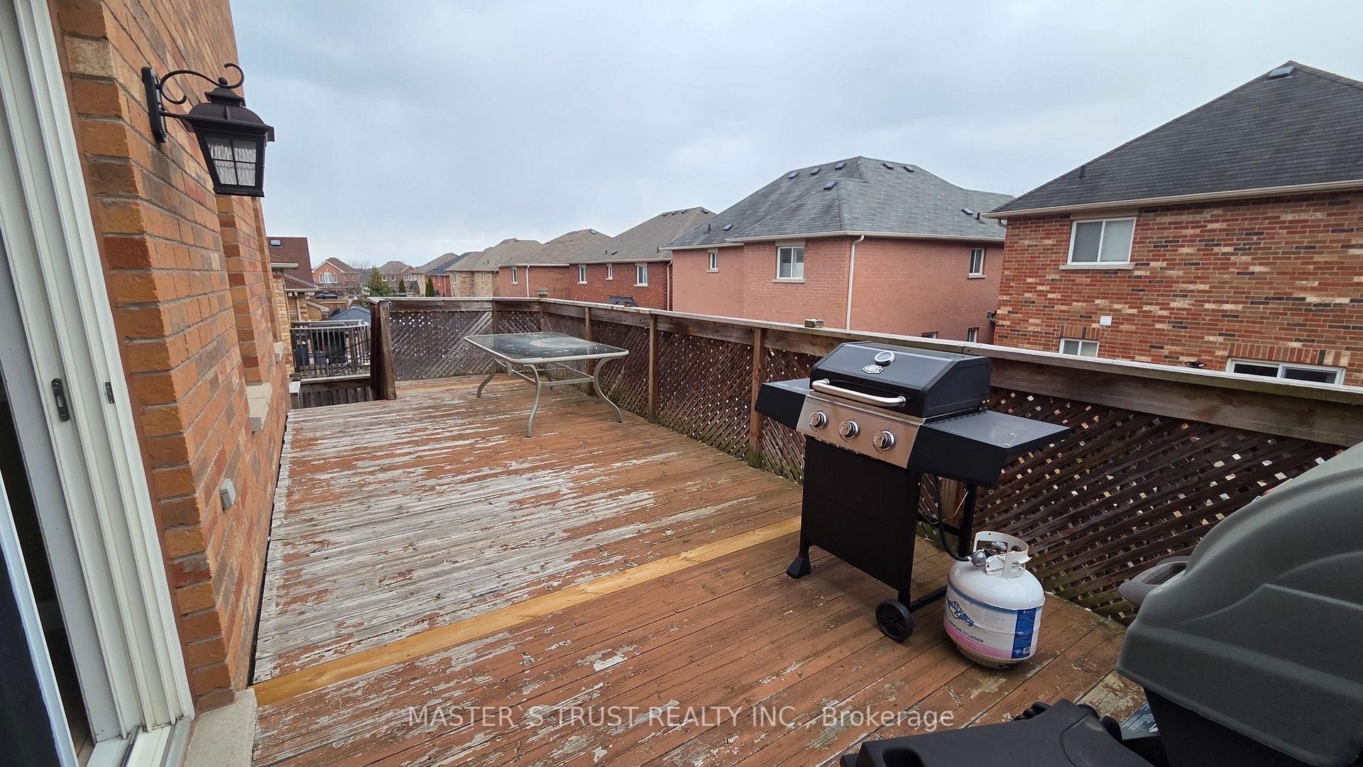 Photo 9 of 71 Reddenhurst Crescent, Georgina, Keswick South — HOMEH