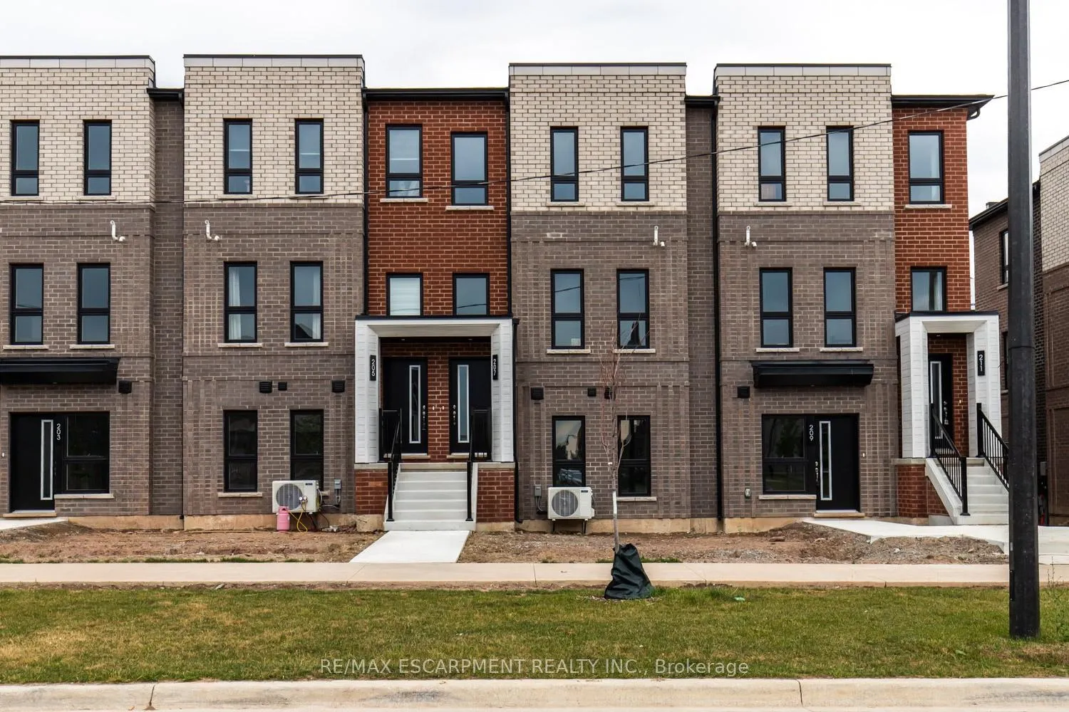 Front of 207 Burke Street