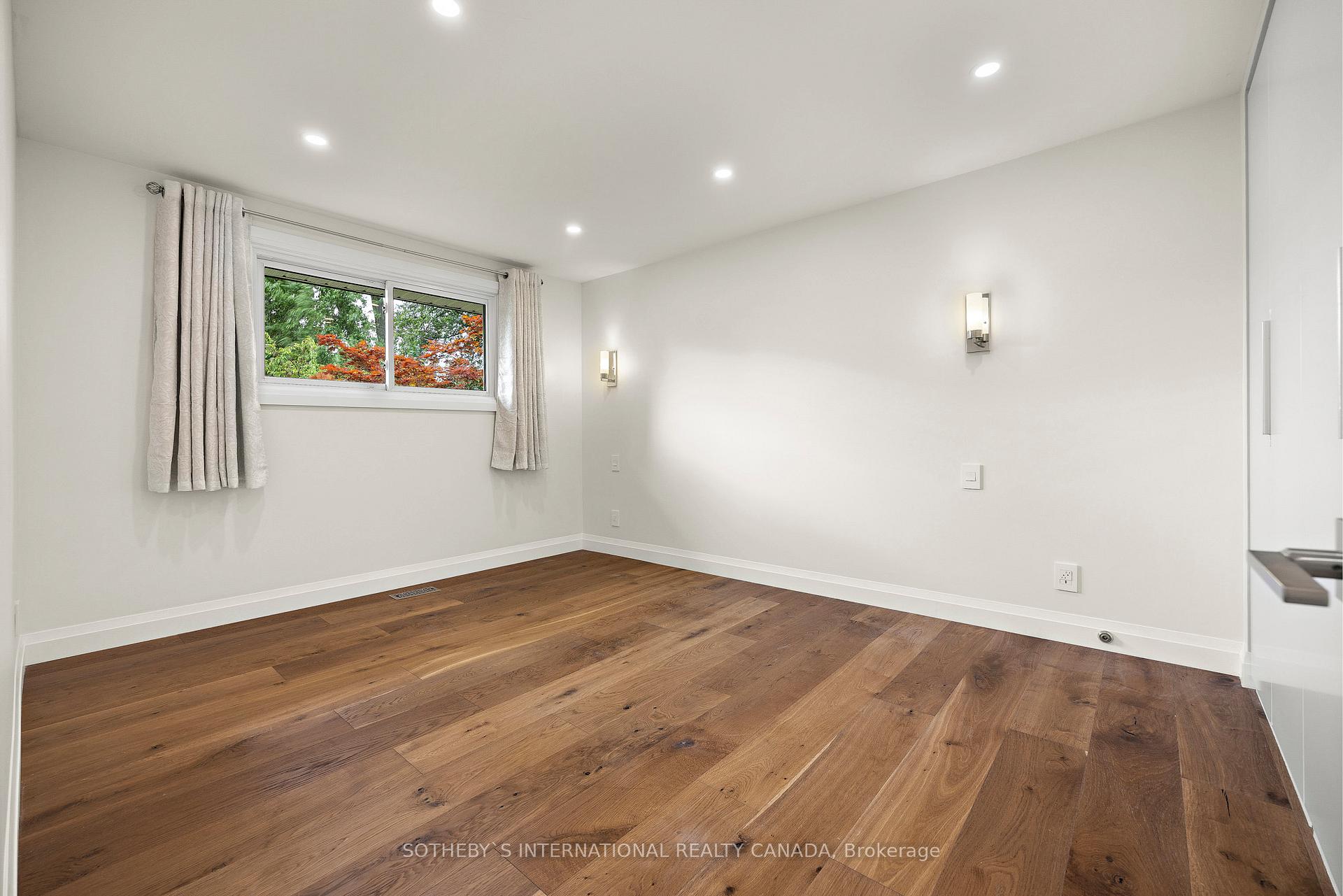 Photo 12 of 4470 Cosburn Crescent, Burlington, Shoreacres — HOMEH