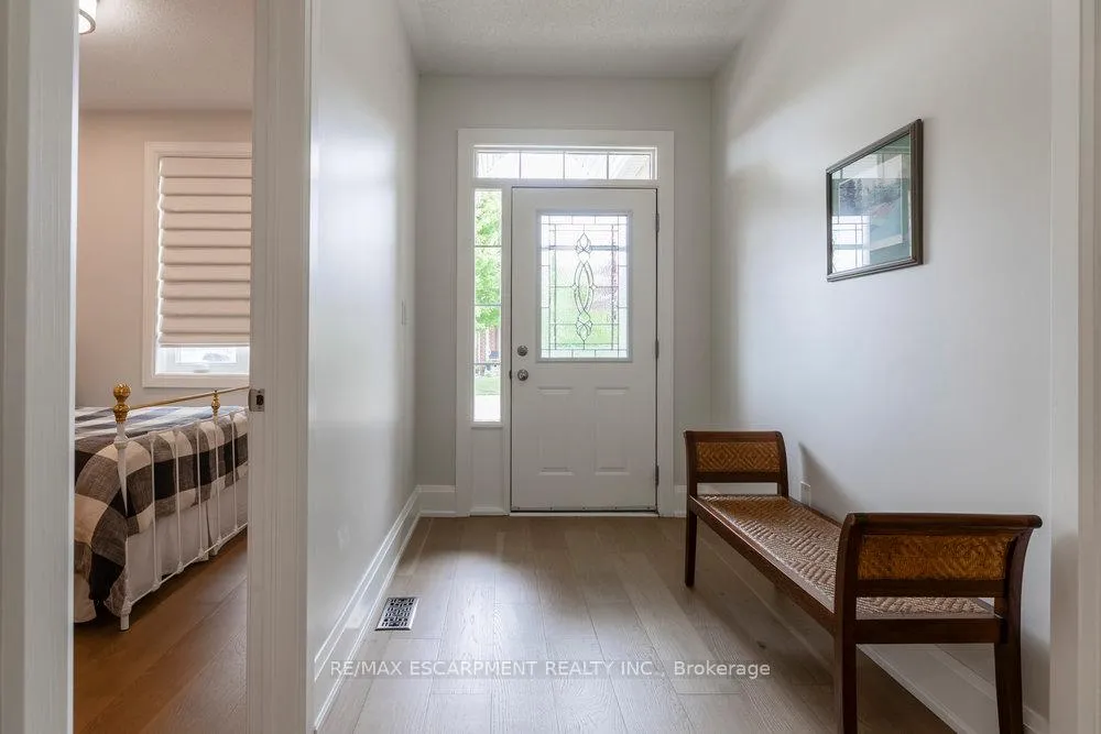 Photo 3 of 84 Sandollar Drive, Hamilton, Rural Glanbrook — HOMEH