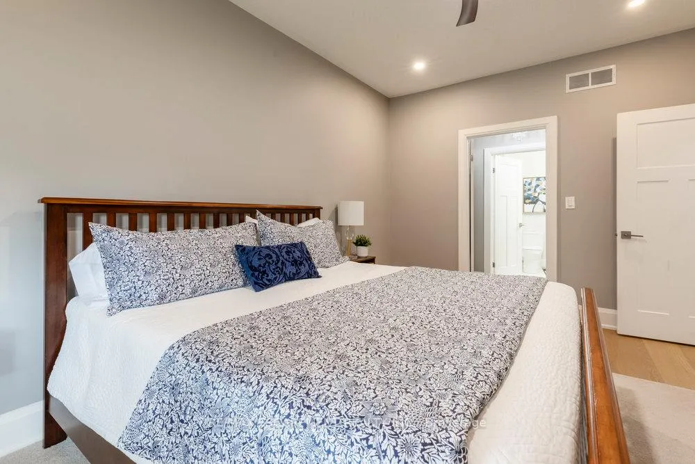 Photo 20 of 84 Sandollar Drive, Hamilton, Rural Glanbrook — HOMEH