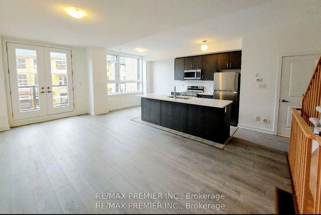 Photo 5 of 52 Red Maple Lane, Barrie, Innis-Shore — HOMEH