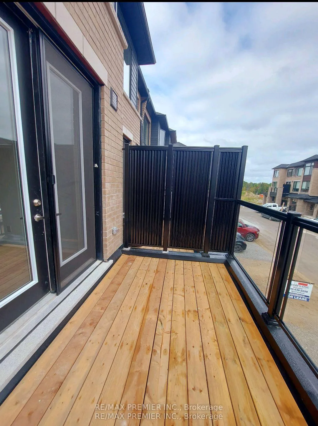Photo 12 of 52 Red Maple Lane, Barrie, Innis-Shore — HOMEH