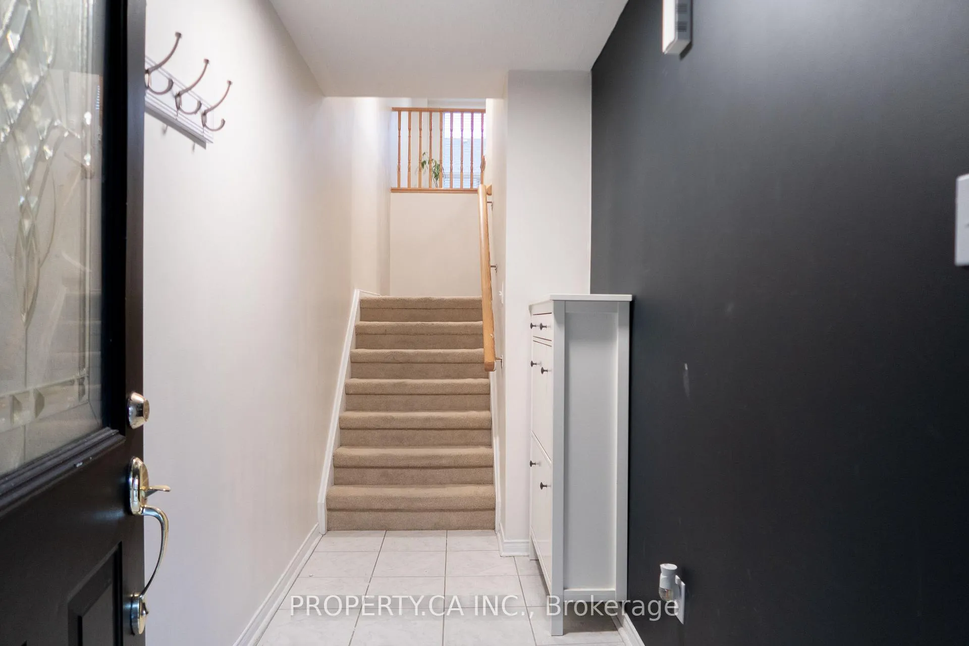 Photo 5 of 21 McGonigal Lane, Ajax, Central — HOMEH