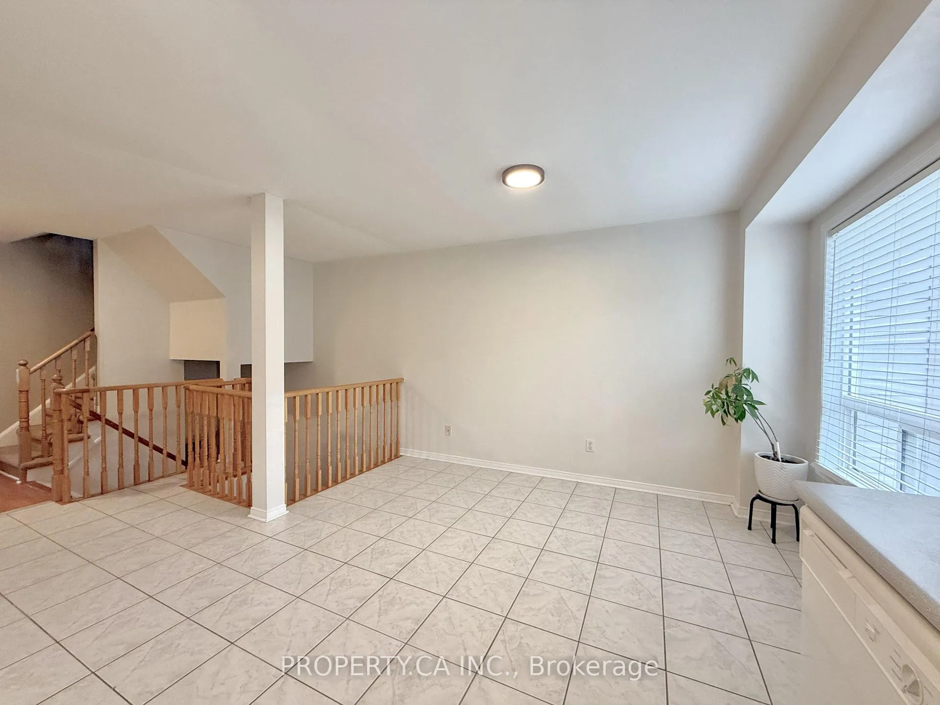 Photo 10 of 21 McGonigal Lane, Ajax, Central — HOMEH