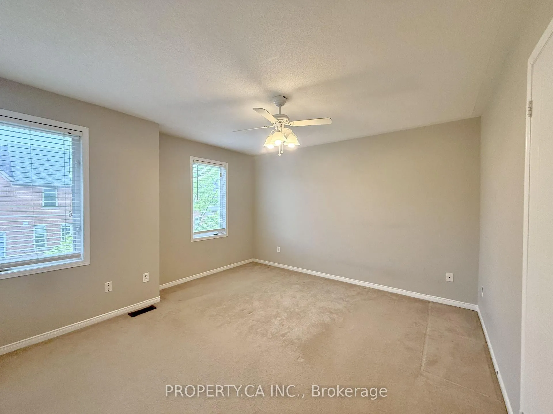Photo 12 of 21 McGonigal Lane, Ajax, Central — HOMEH