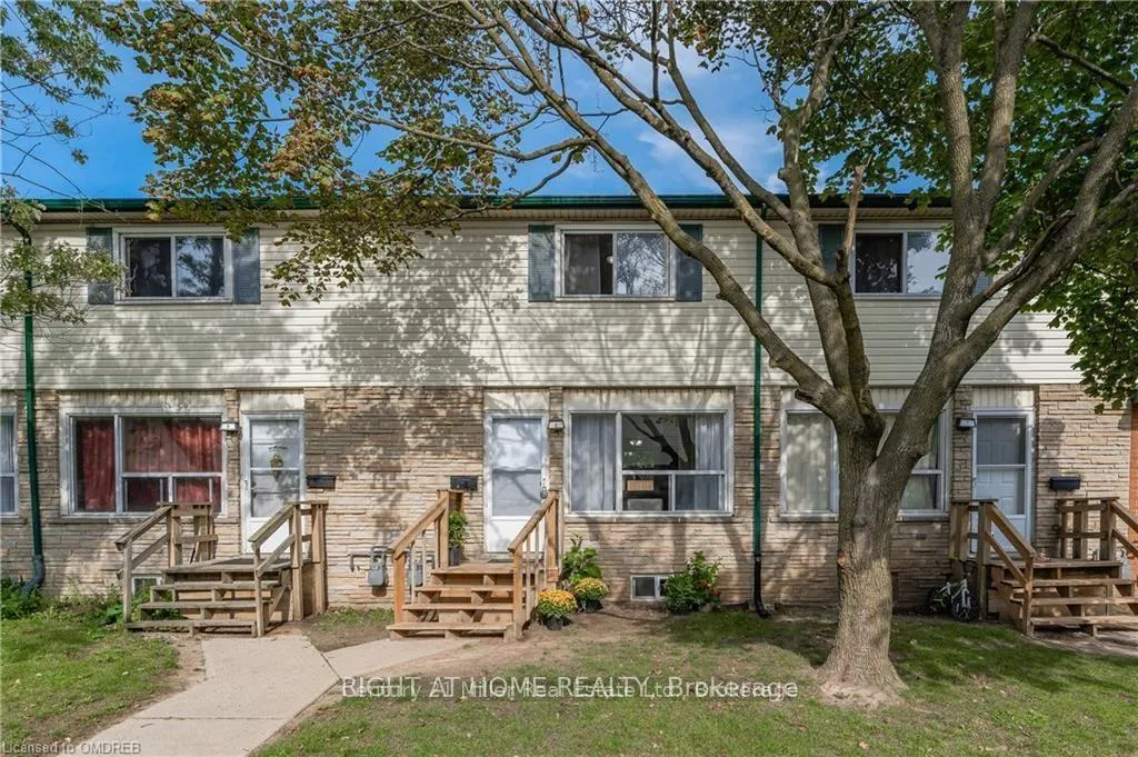 Photo 2 of 164 Jansen Avenue, Kitchener — HOMEH