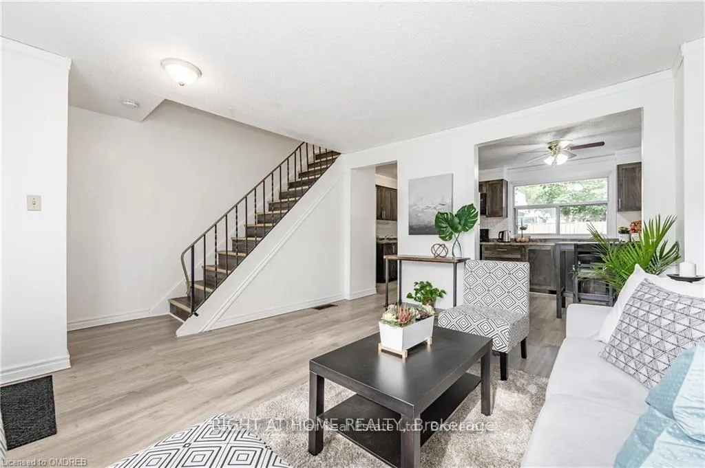 Photo 5 of 164 Jansen Avenue, Kitchener — HOMEH