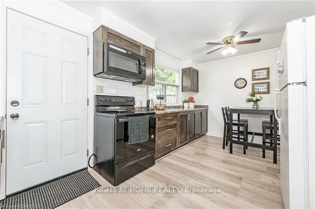 Photo 6 of 164 Jansen Avenue, Kitchener — HOMEH