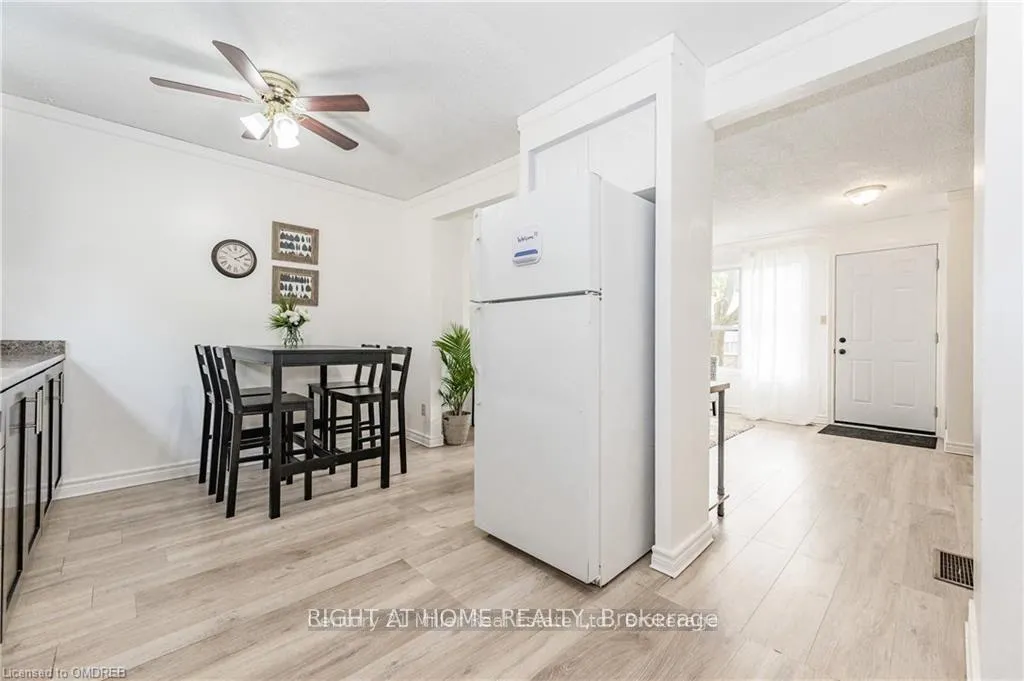Photo 11 of 164 Jansen Avenue, Kitchener — HOMEH