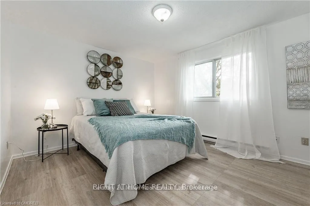 Photo 12 of 164 Jansen Avenue, Kitchener — HOMEH