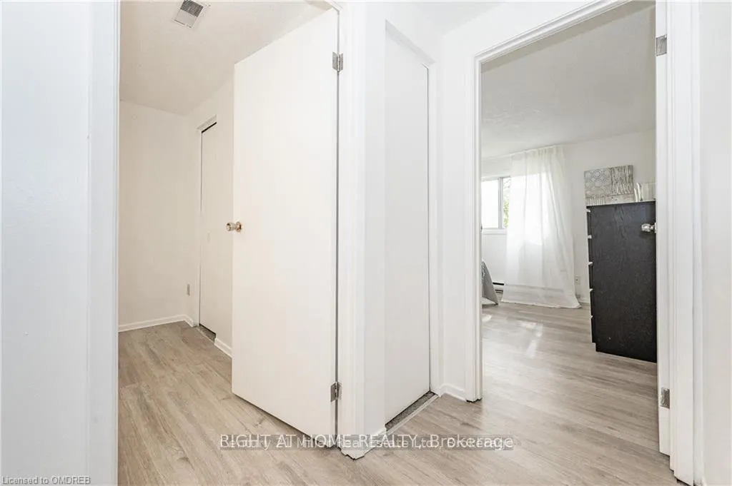 Photo 14 of 164 Jansen Avenue, Kitchener — HOMEH
