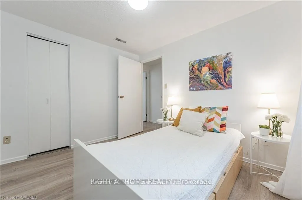 Photo 15 of 164 Jansen Avenue, Kitchener — HOMEH