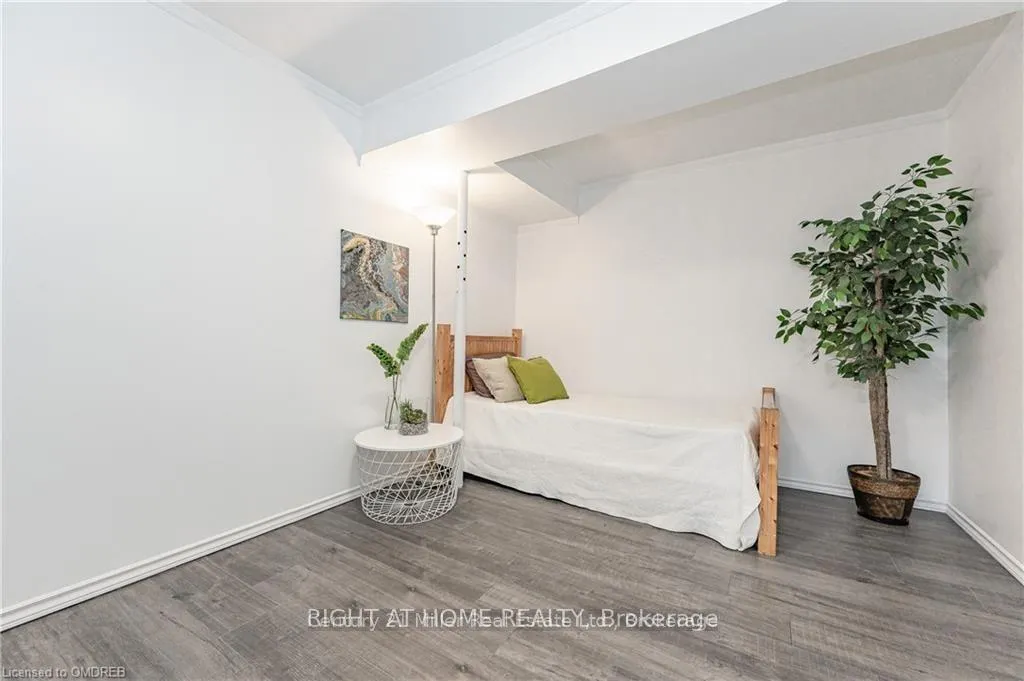 Photo 20 of 164 Jansen Avenue, Kitchener — HOMEH