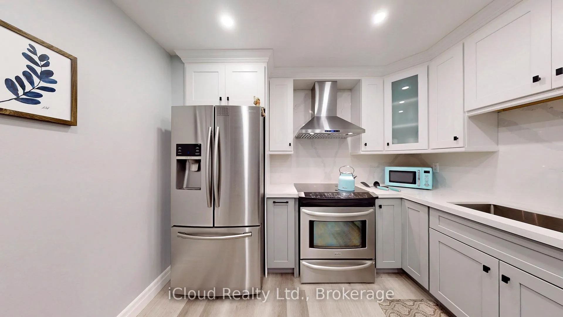 Photo 8 of 131 Milestone Crescent, Aurora, Aurora Village — HOMEH