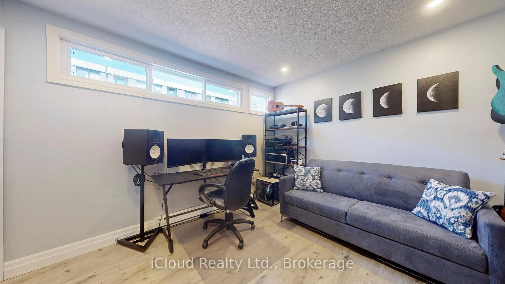 Photo 18 of 131 Milestone Crescent, Aurora, Aurora Village — HOMEH