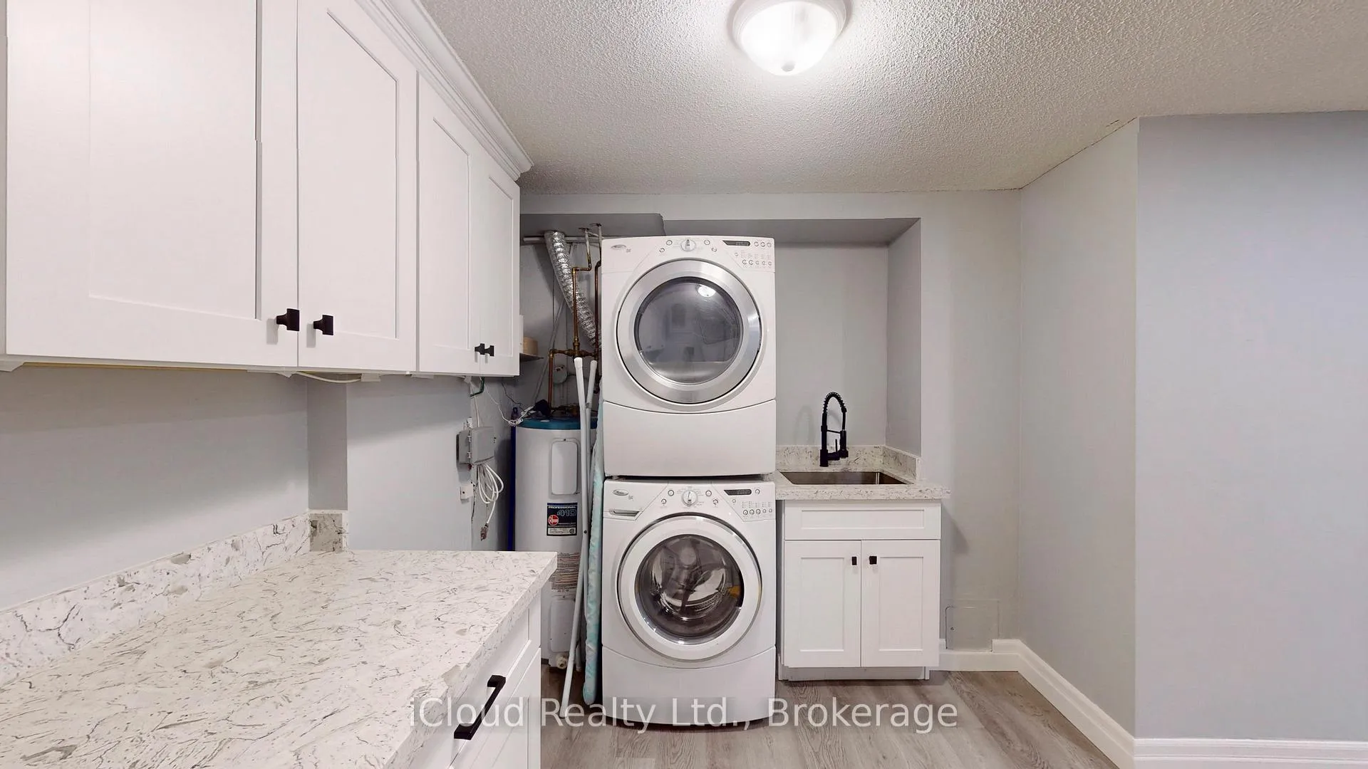 Photo 23 of 131 Milestone Crescent, Aurora, Aurora Village — HOMEH