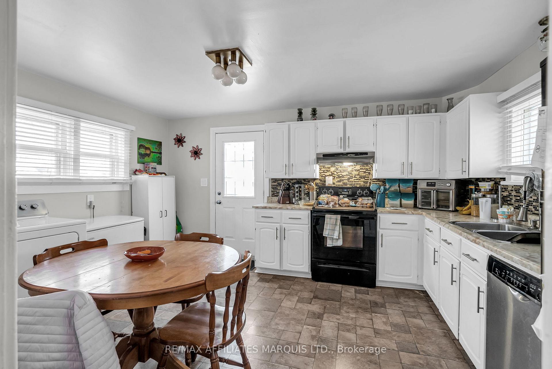 Photo 5 of 316 Mcconnell Avenue, Cornwall — HOMEH