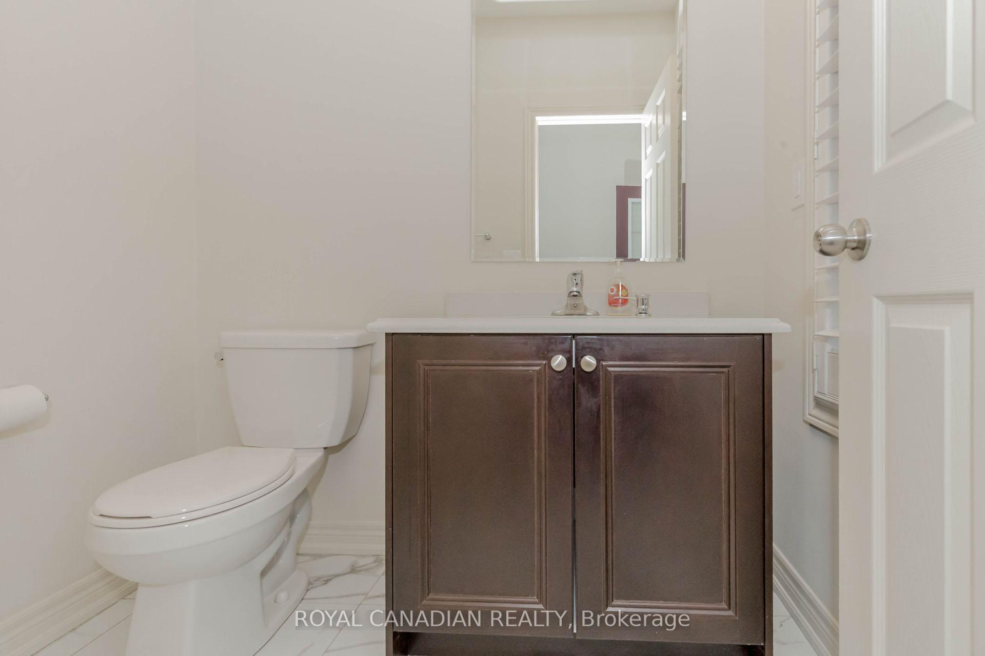 Photo 6 of 3945 Thomas Alton Boulevard, Burlington, Alton — HOMEH
