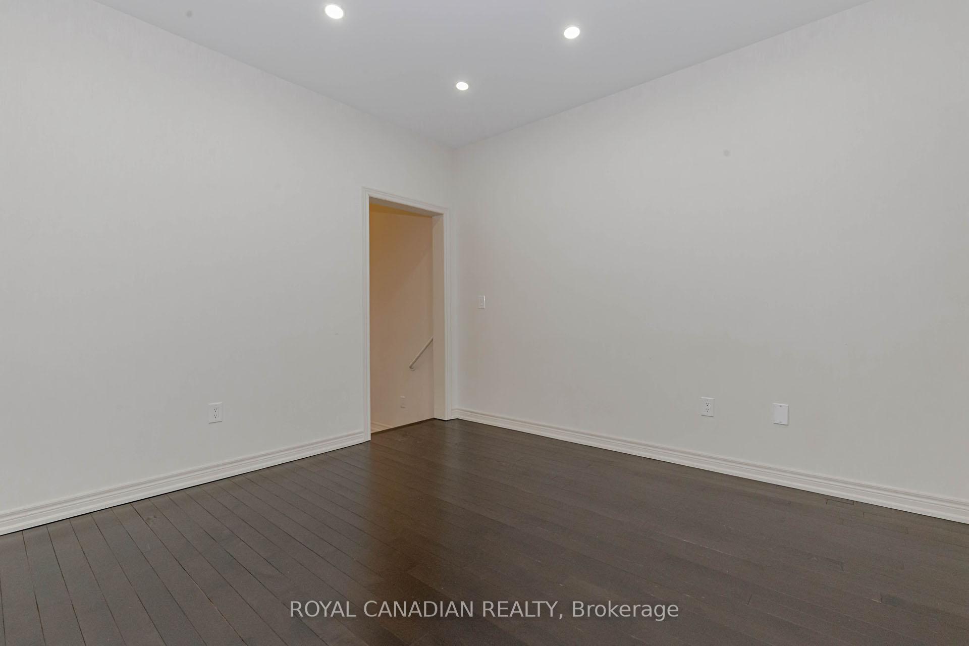 Photo 9 of 3945 Thomas Alton Boulevard, Burlington, Alton — HOMEH