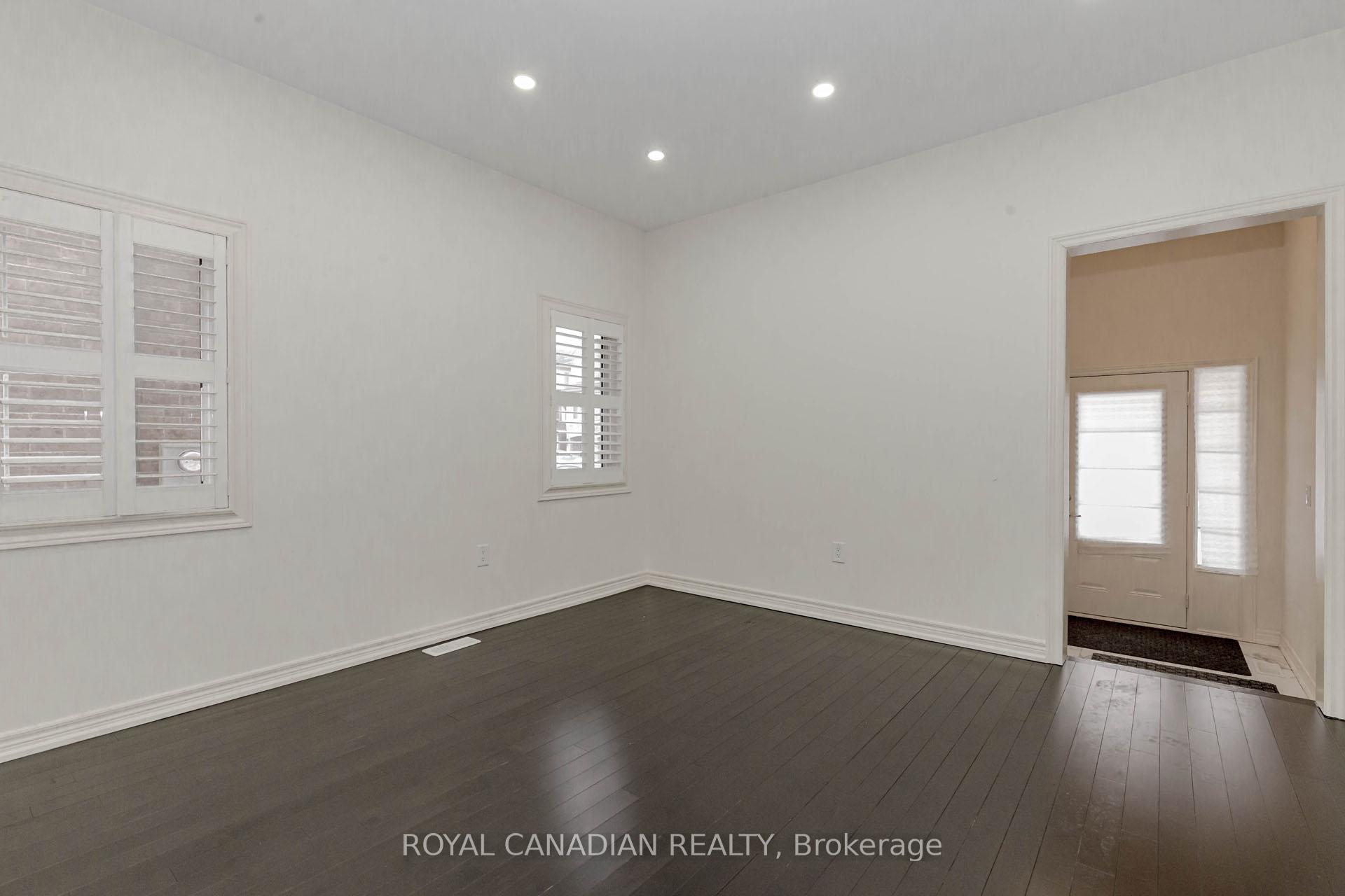 Photo 10 of 3945 Thomas Alton Boulevard, Burlington, Alton — HOMEH