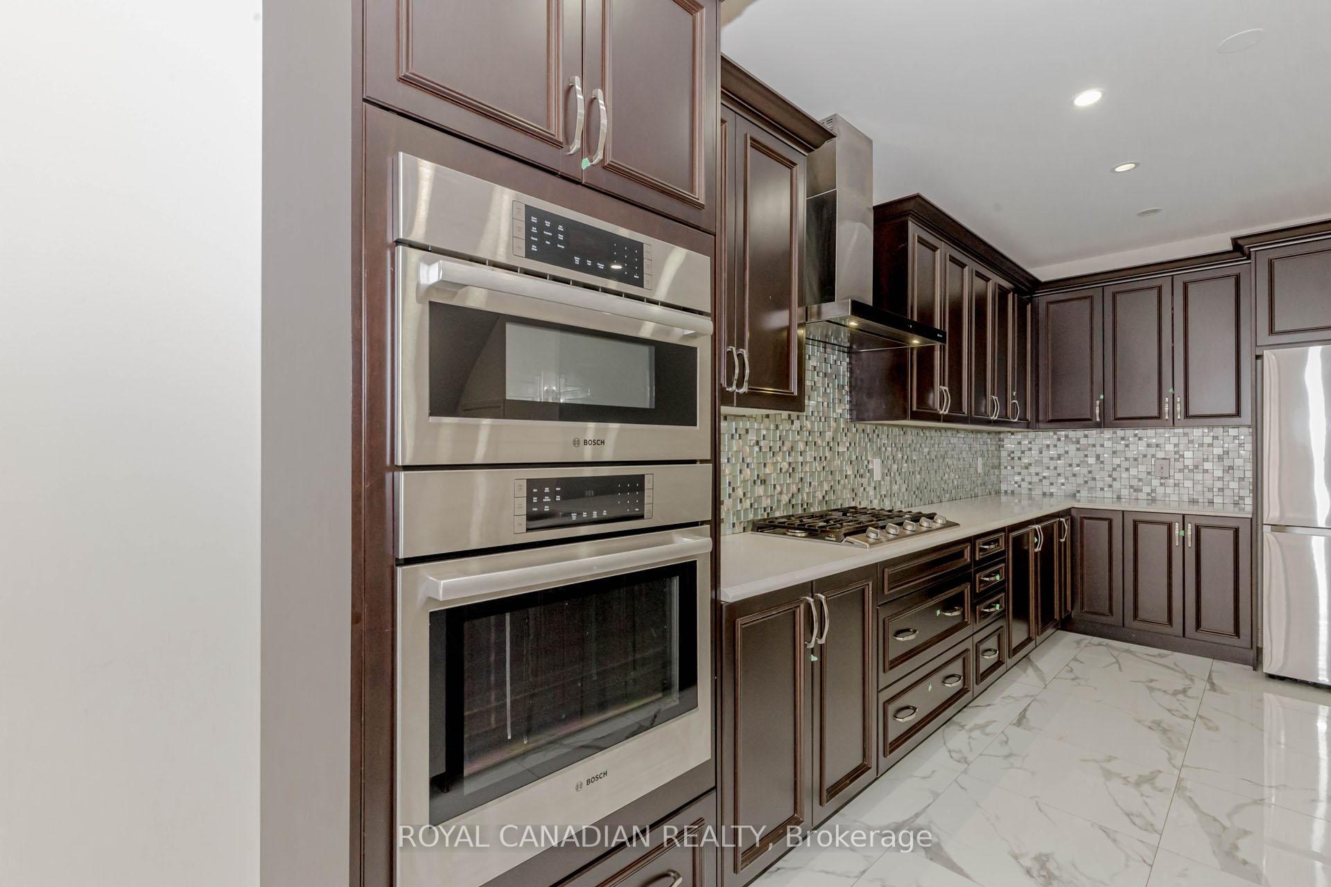 Photo 12 of 3945 Thomas Alton Boulevard, Burlington, Alton — HOMEH