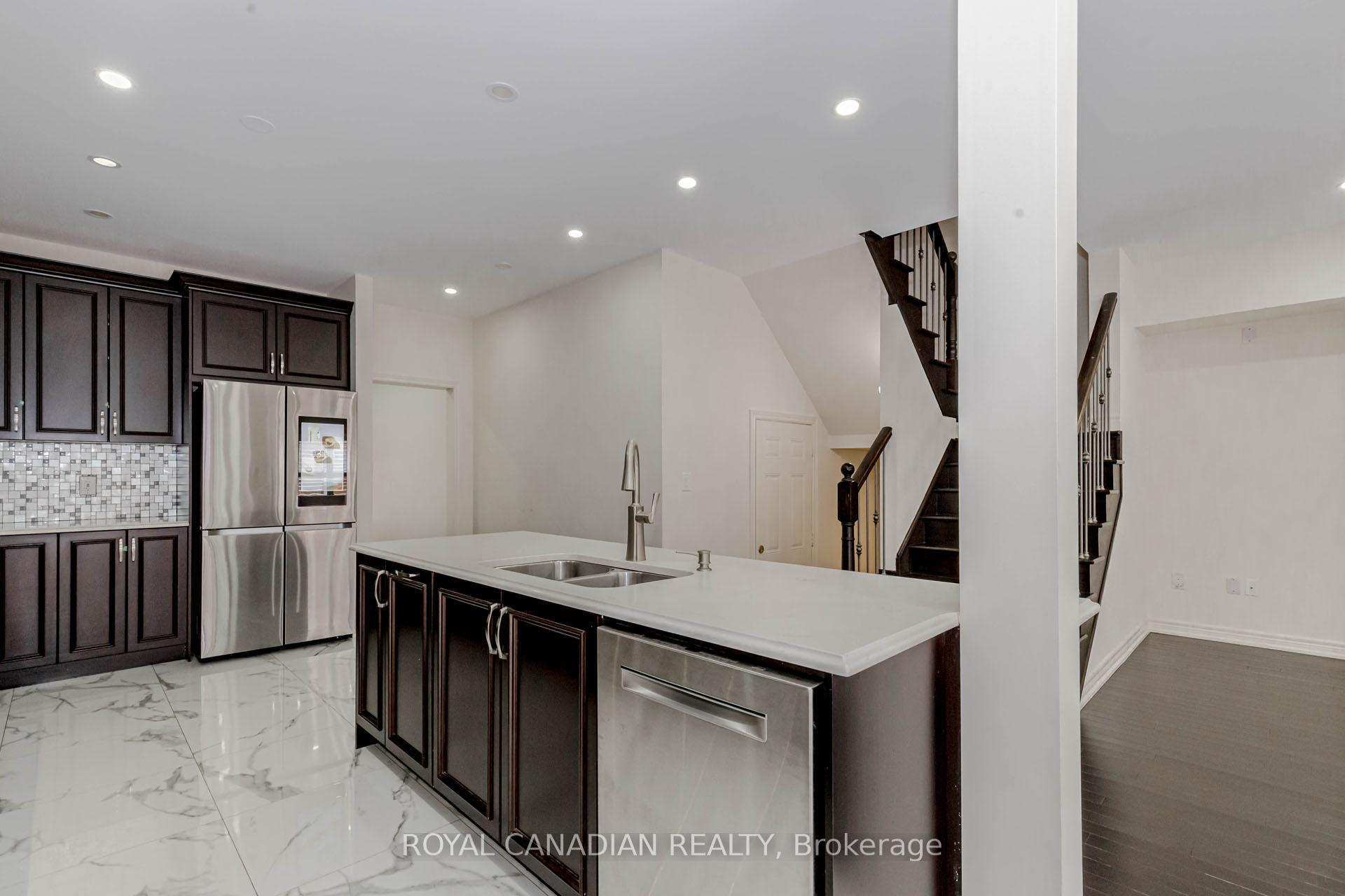 Photo 13 of 3945 Thomas Alton Boulevard, Burlington, Alton — HOMEH