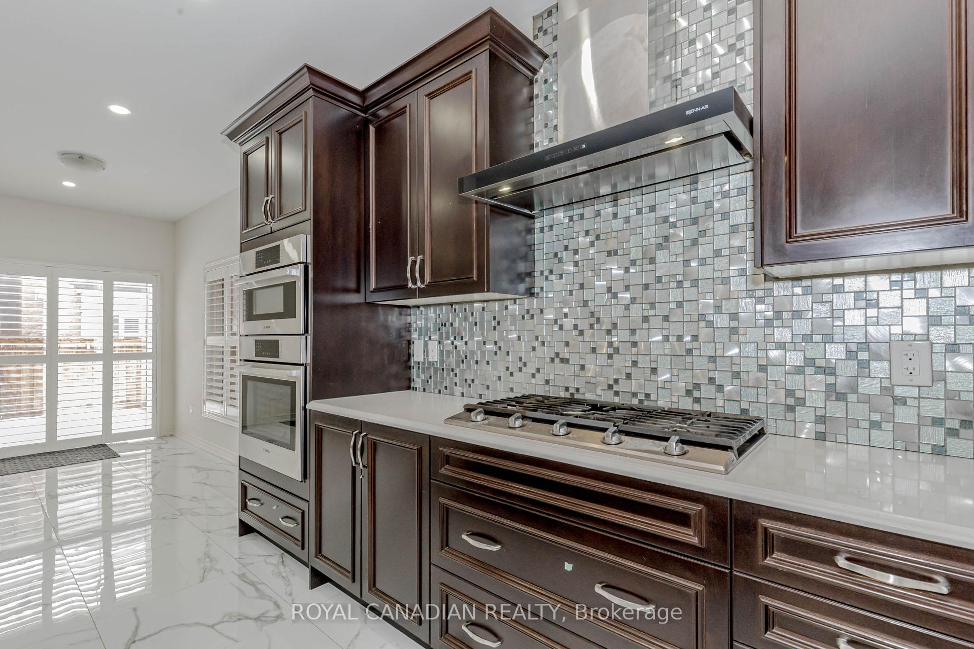 Photo 14 of 3945 Thomas Alton Boulevard, Burlington, Alton — HOMEH
