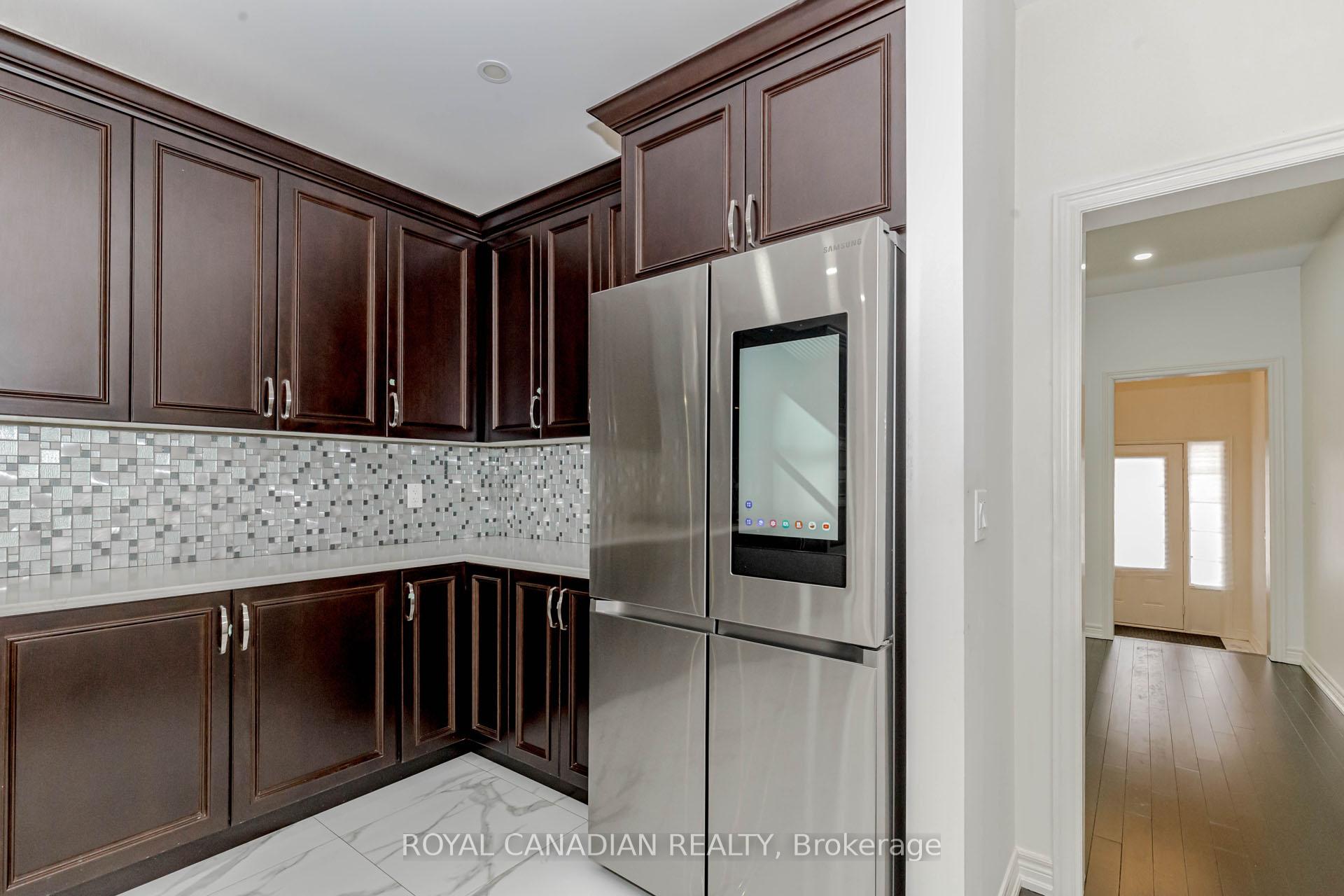 Photo 15 of 3945 Thomas Alton Boulevard, Burlington, Alton — HOMEH