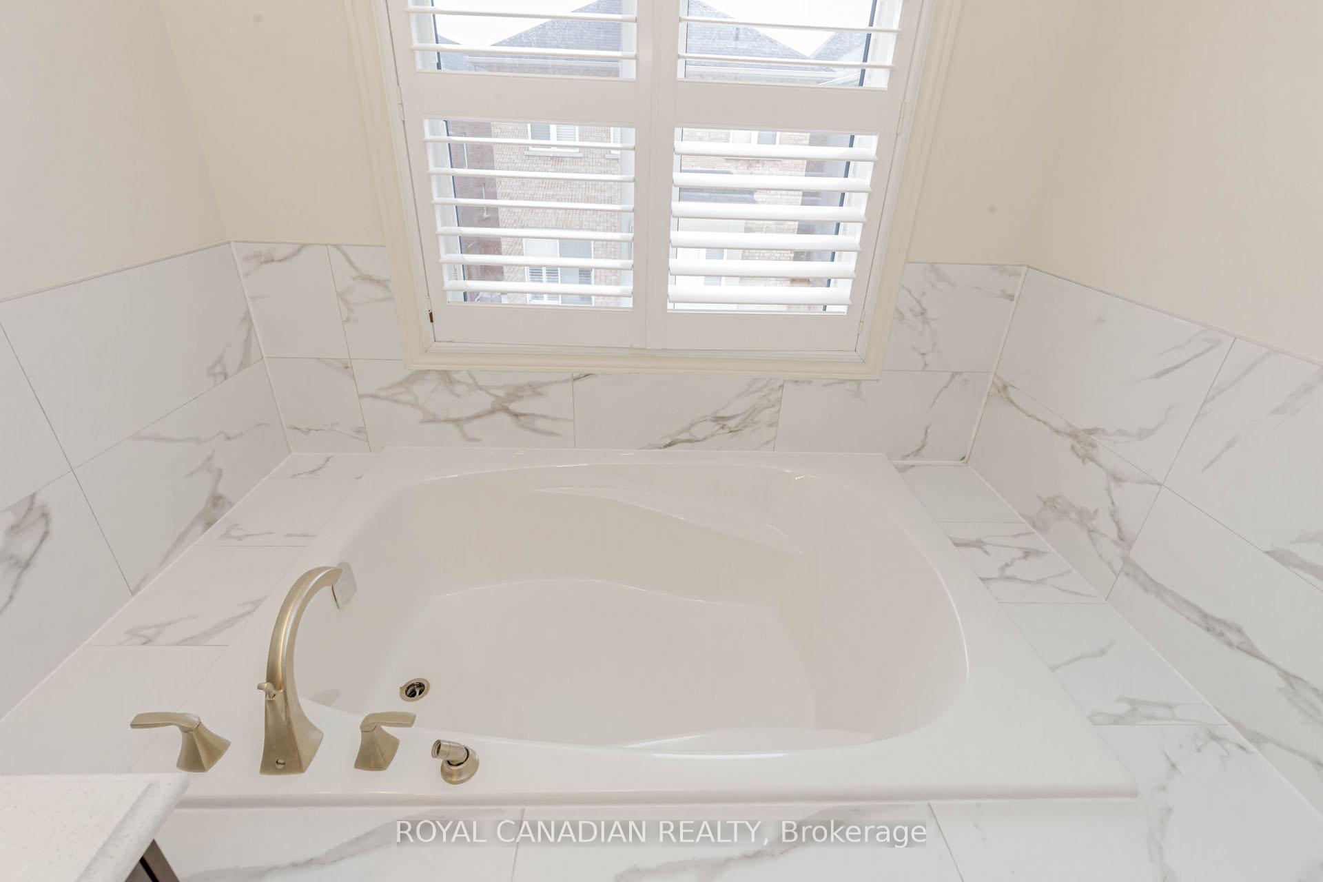 Photo 34 of 3945 Thomas Alton Boulevard, Burlington, Alton — HOMEH