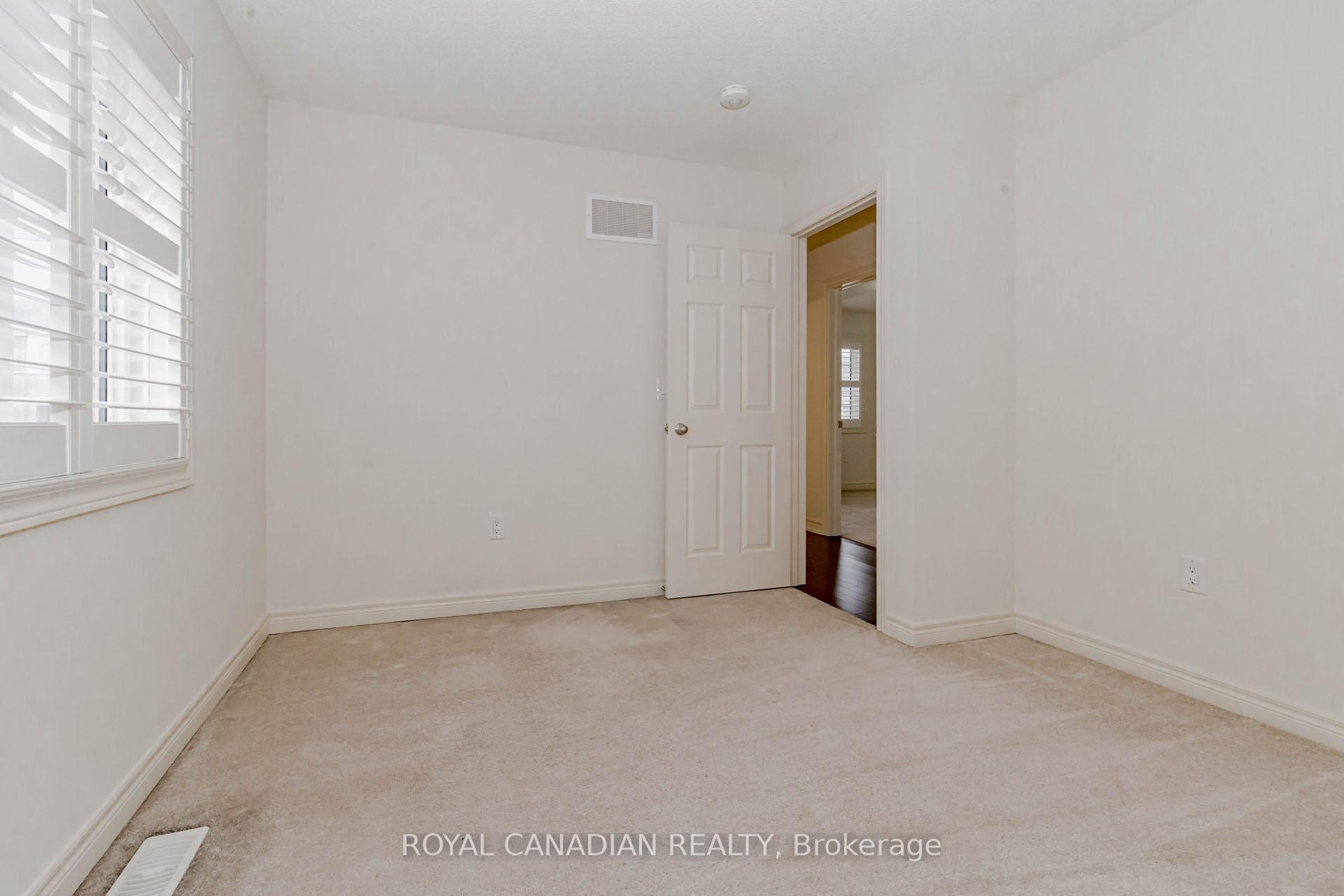 Photo 37 of 3945 Thomas Alton Boulevard, Burlington, Alton — HOMEH