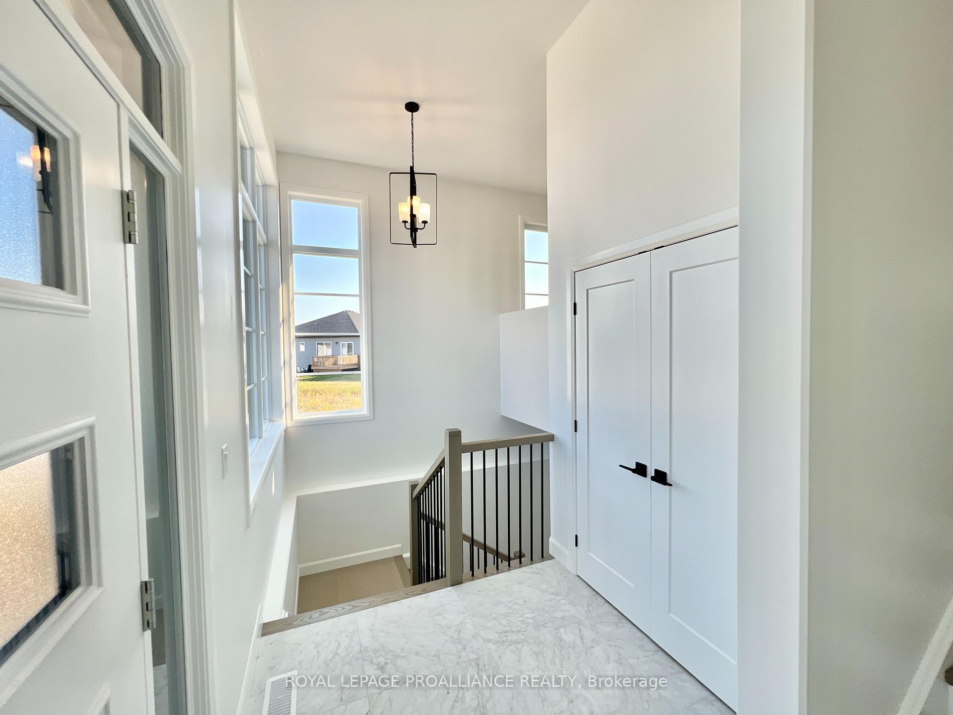 Photo 3 of 18 Horton Court, Belleville, Belleville Ward — HOMEH