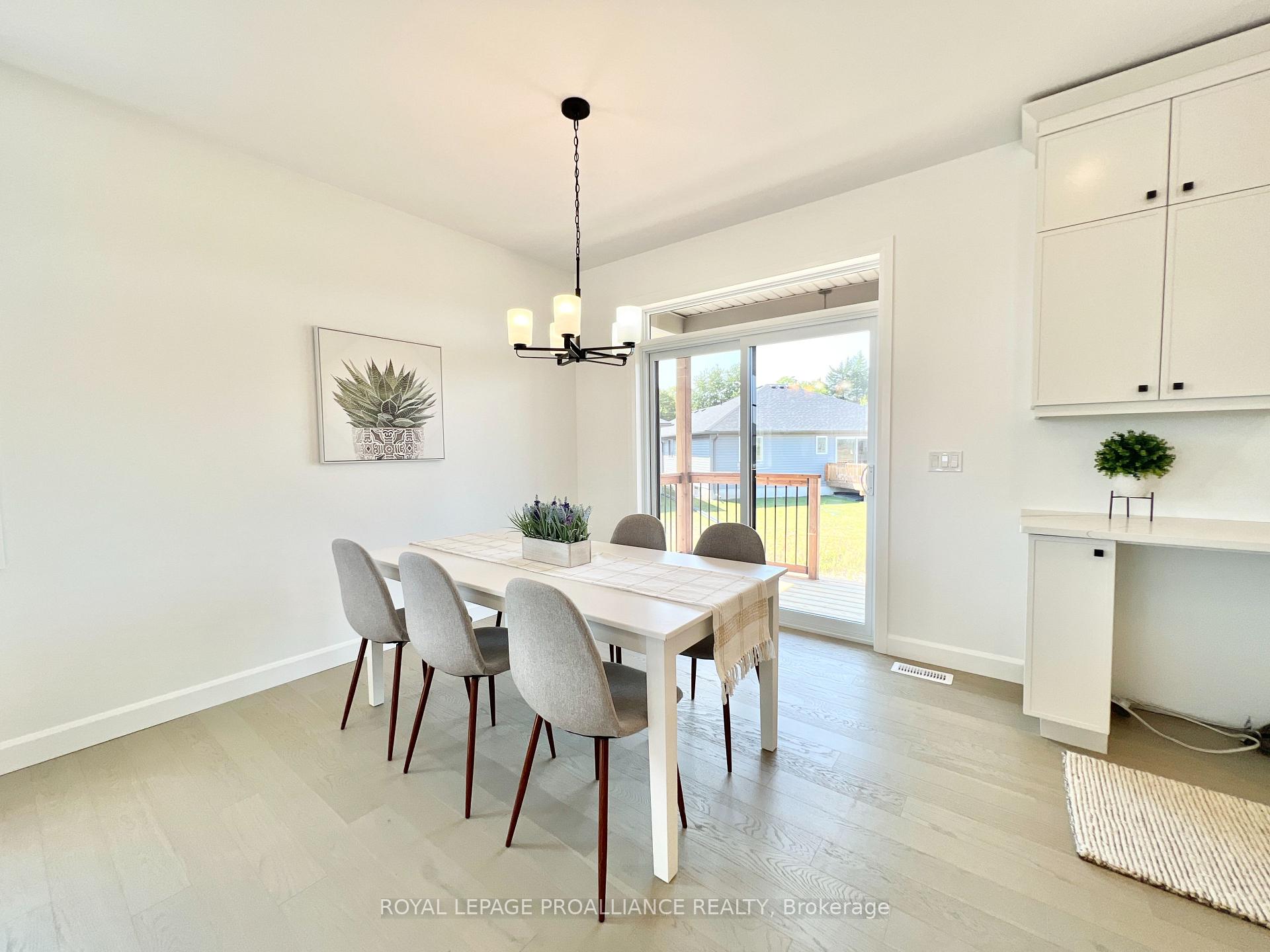 Photo 8 of 18 Horton Court, Belleville, Belleville Ward — HOMEH