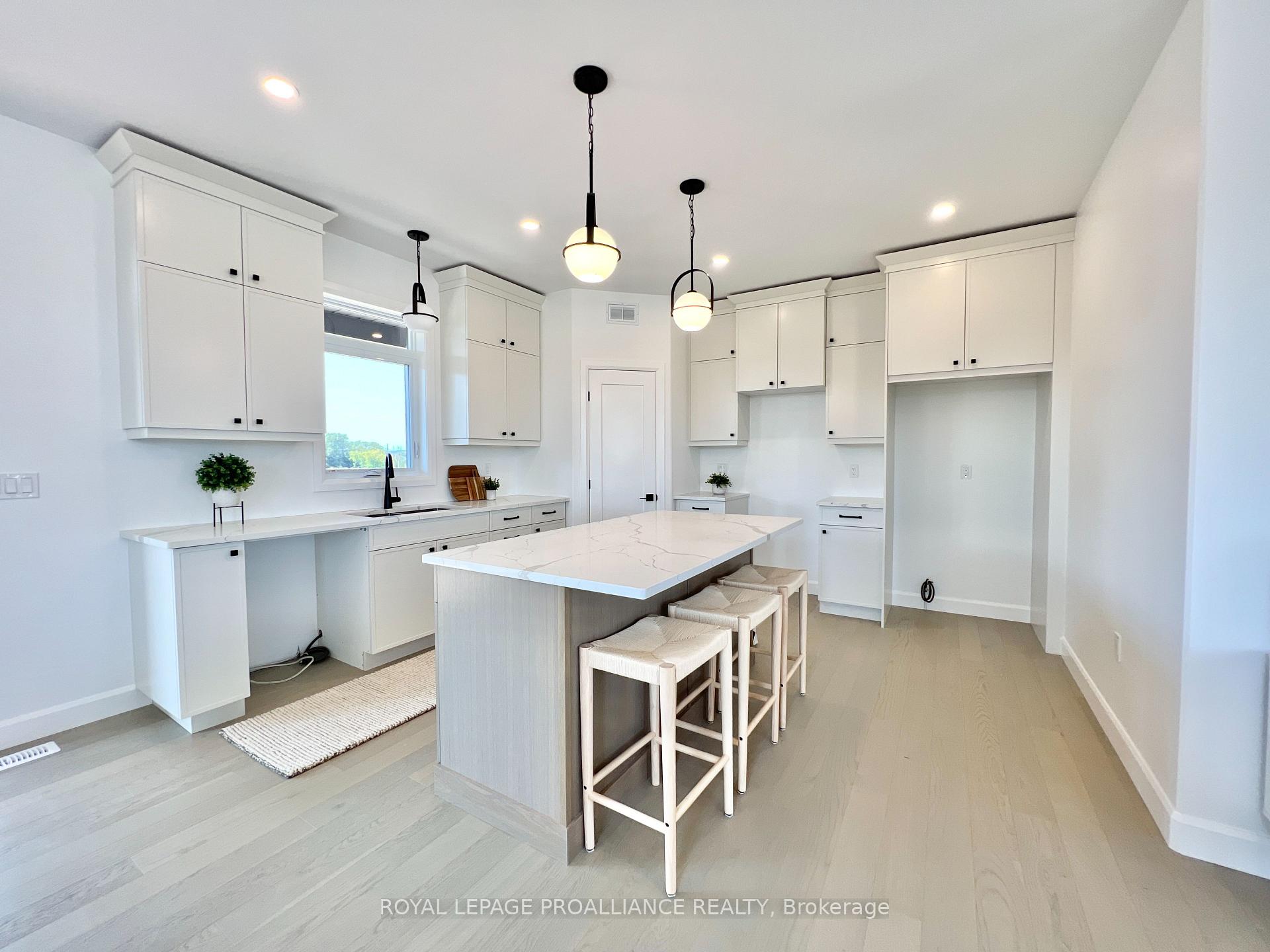 Photo 10 of 18 Horton Court, Belleville, Belleville Ward — HOMEH