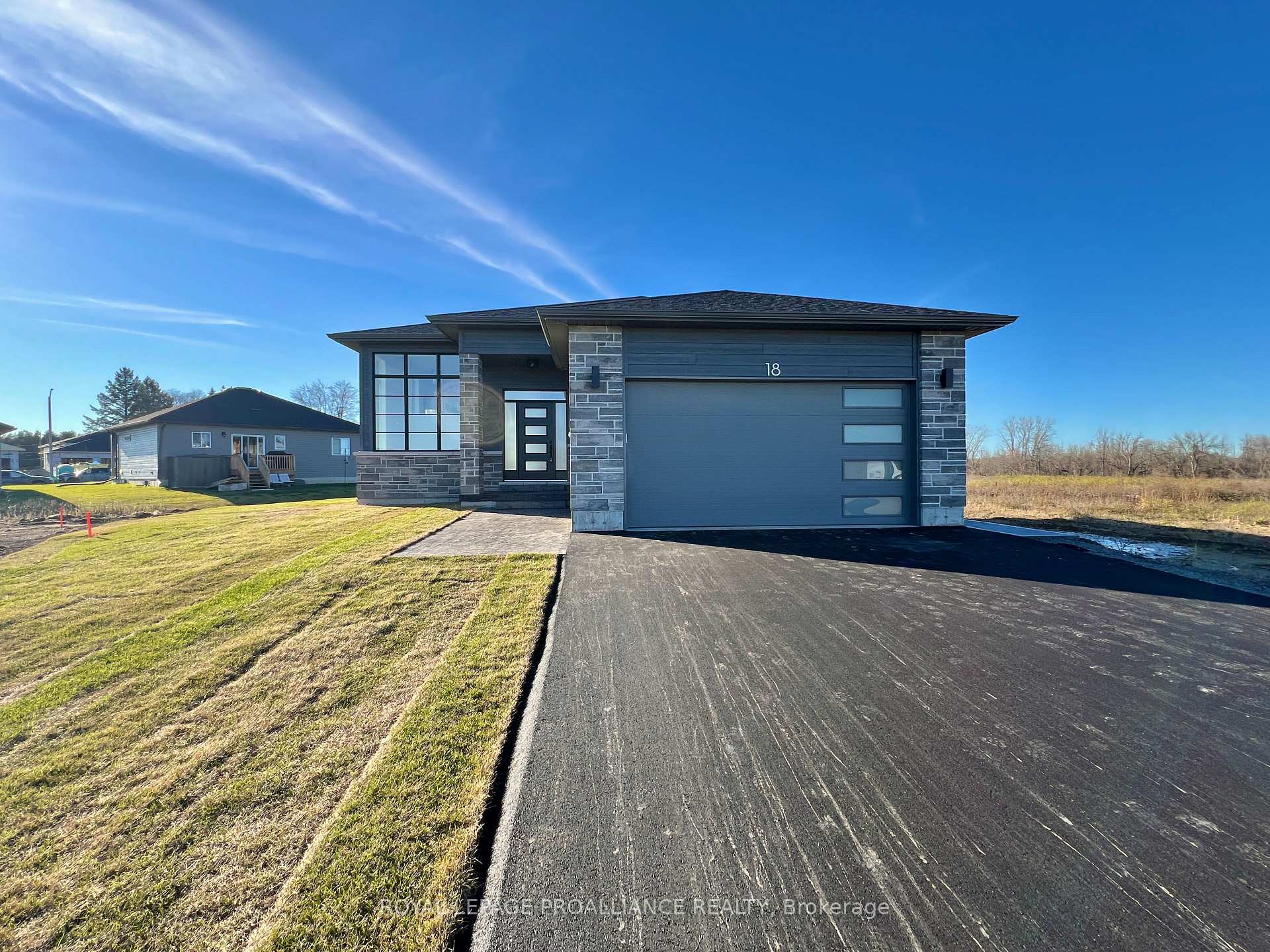 Photo 21 of 18 Horton Court, Belleville, Belleville Ward — HOMEH