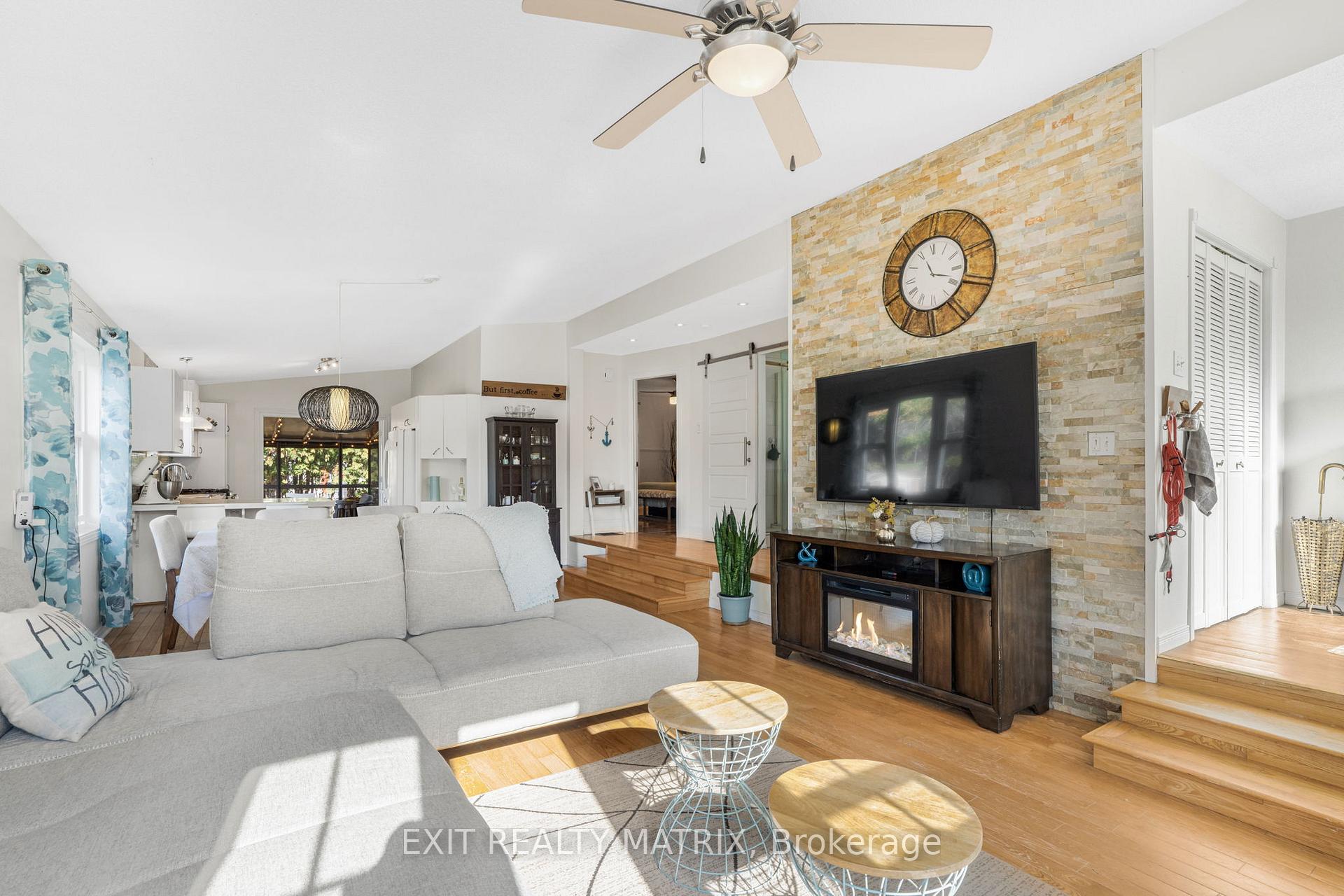 Photo 6 of 876 Queen Street, Champlain, L'Orignal — HOMEH