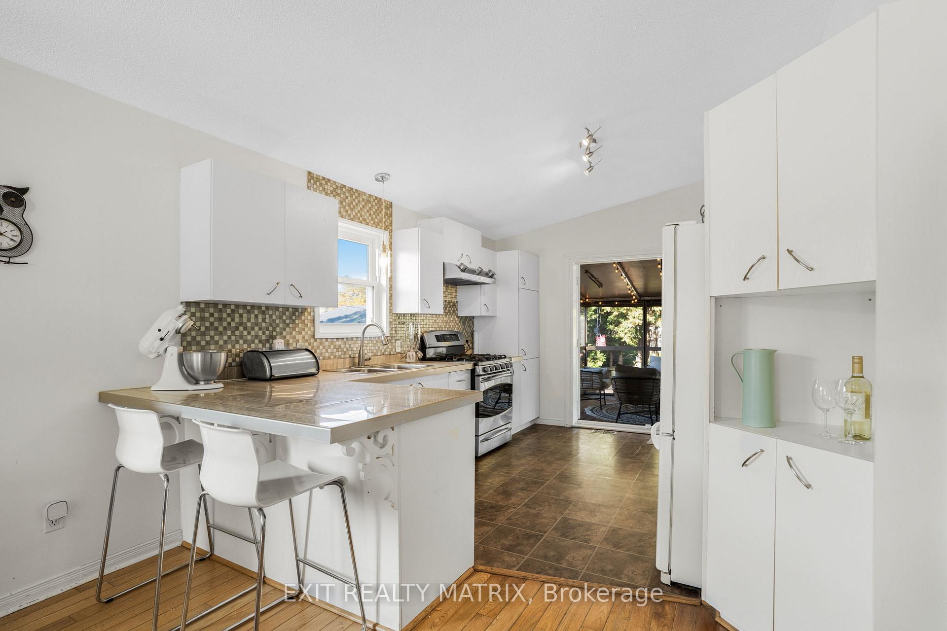 Photo 10 of 876 Queen Street, Champlain, L'Orignal — HOMEH