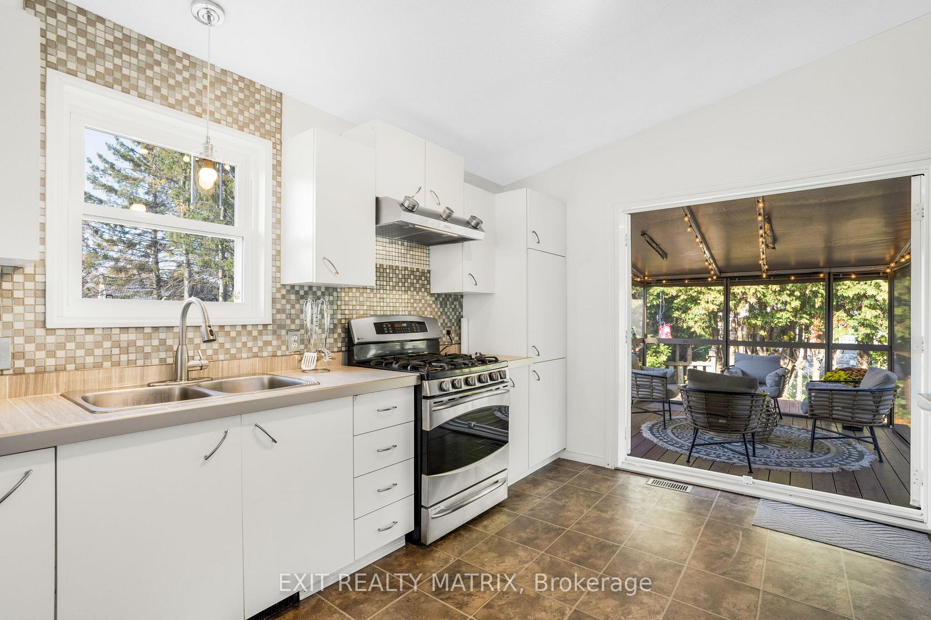 Photo 11 of 876 Queen Street, Champlain, L'Orignal — HOMEH