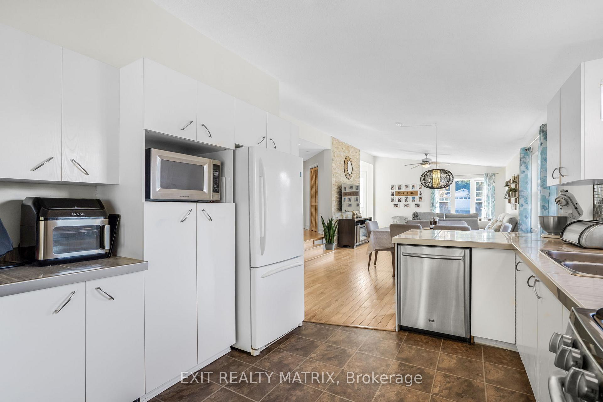 Photo 14 of 876 Queen Street, Champlain, L'Orignal — HOMEH
