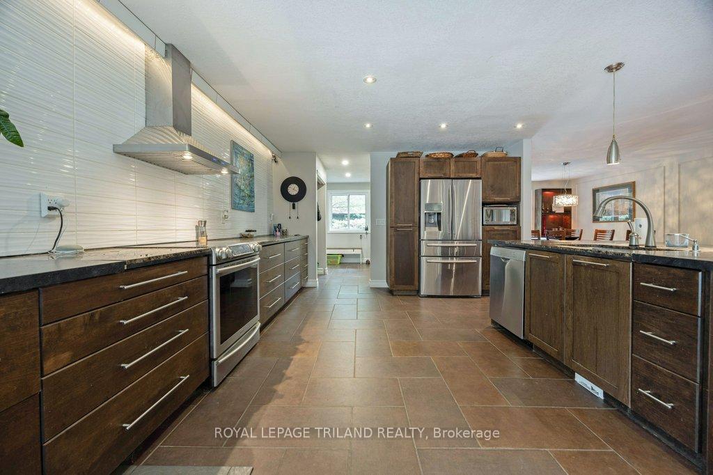 Photo 11 of 6152 Bostwick Road, Central Elgin, Rural Central Elgin — HOMEH