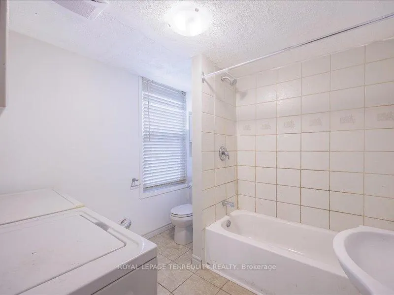 Photo 3 of Unit 1, 166 Main Street N, Brampton, Downtown Brampton — HOMEH