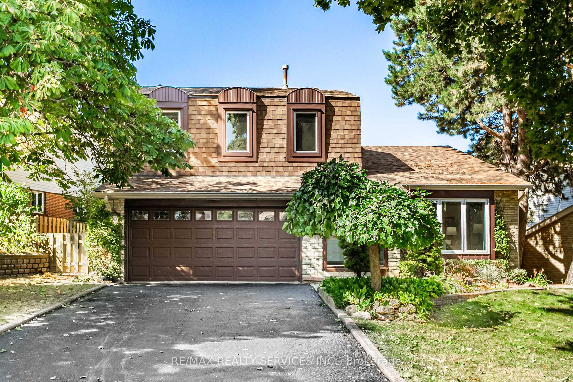Photo 1 of 16 Marchmount Crescent, Brampton, Central Park — HOMEH