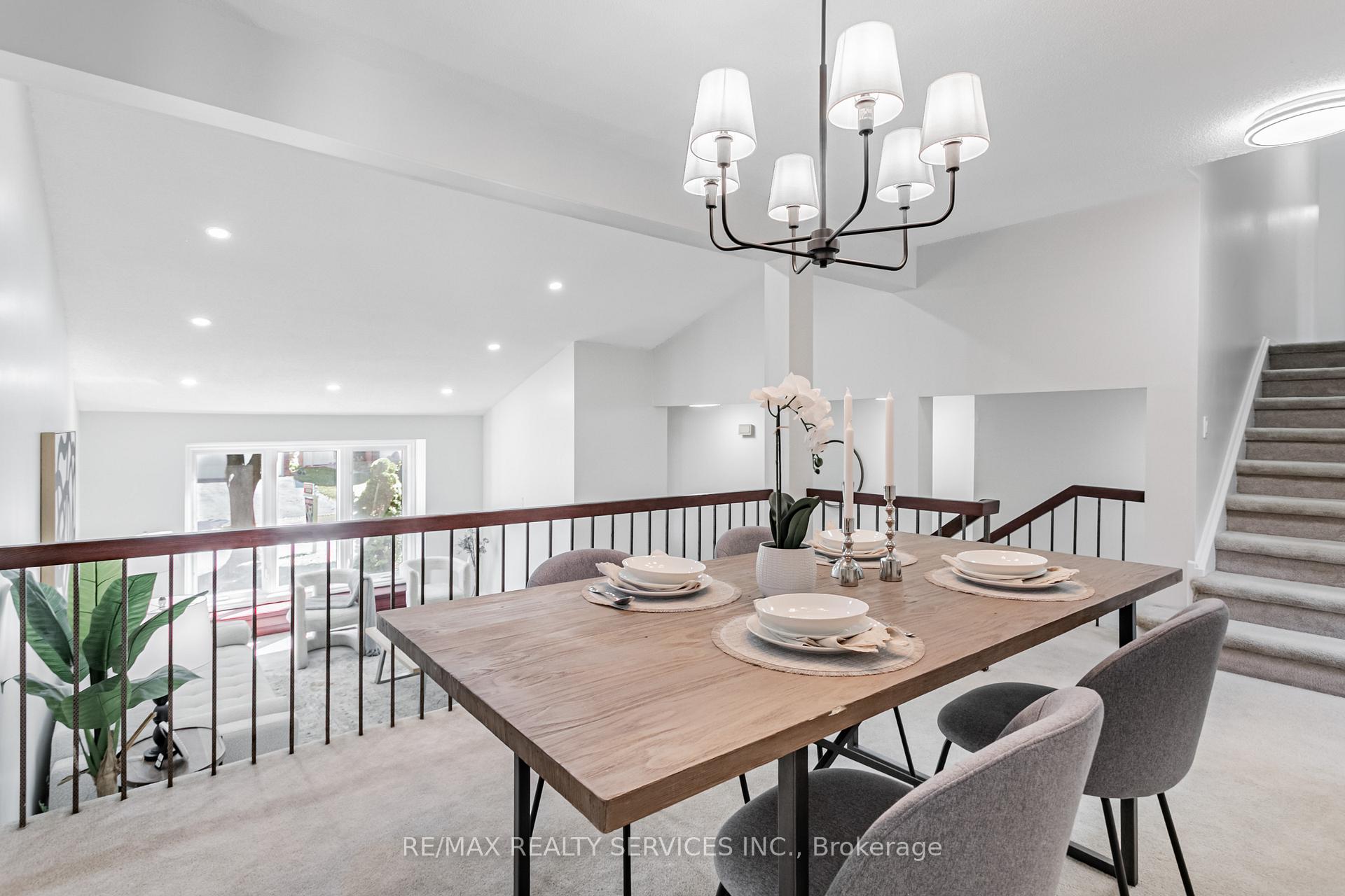 Photo 14 of 16 Marchmount Crescent, Brampton, Central Park — HOMEH